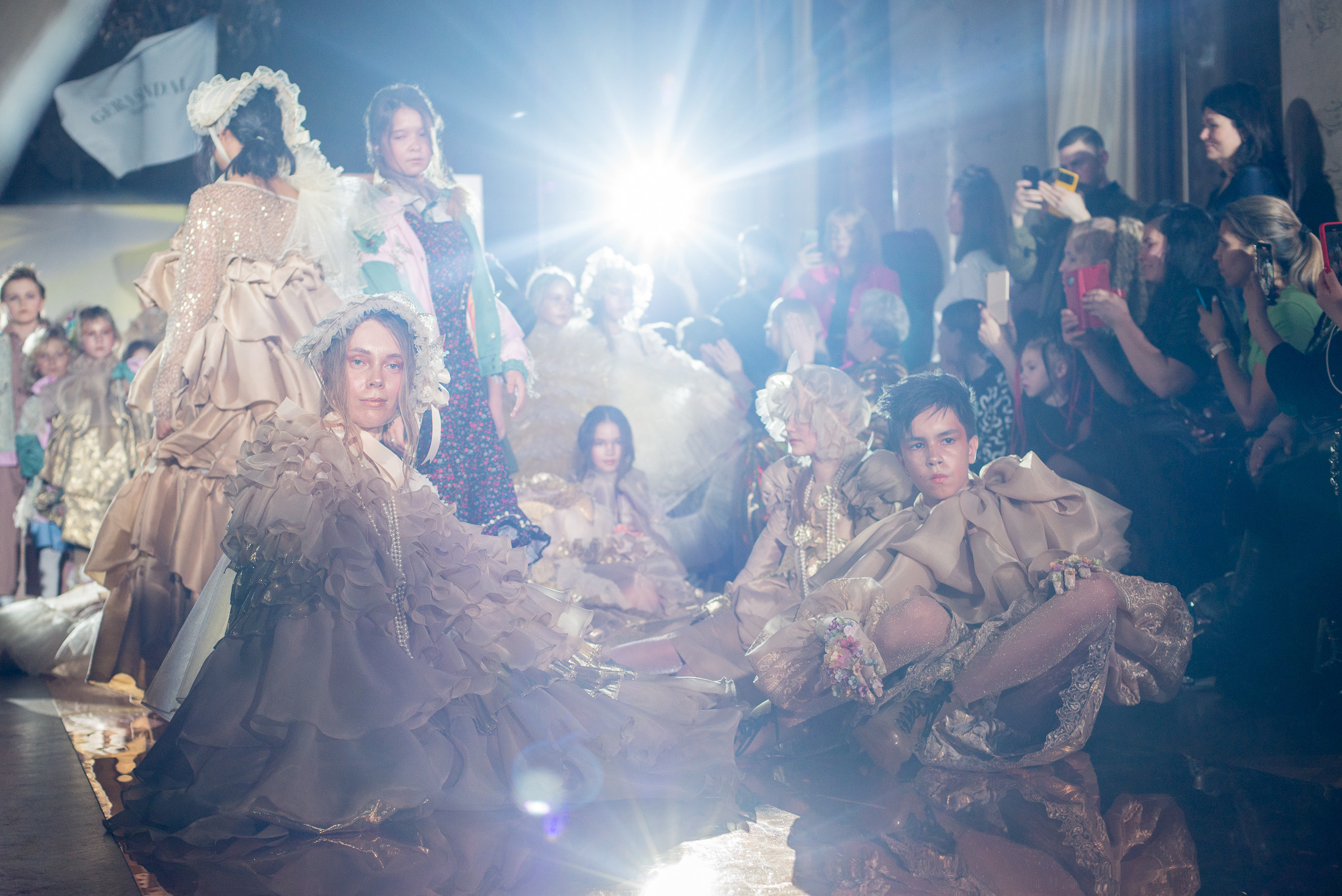 ЗОЛОТАЯ НЕДЕЛЯ молодежной моды. Портретный фотограф в Москве Алексей Михайлов