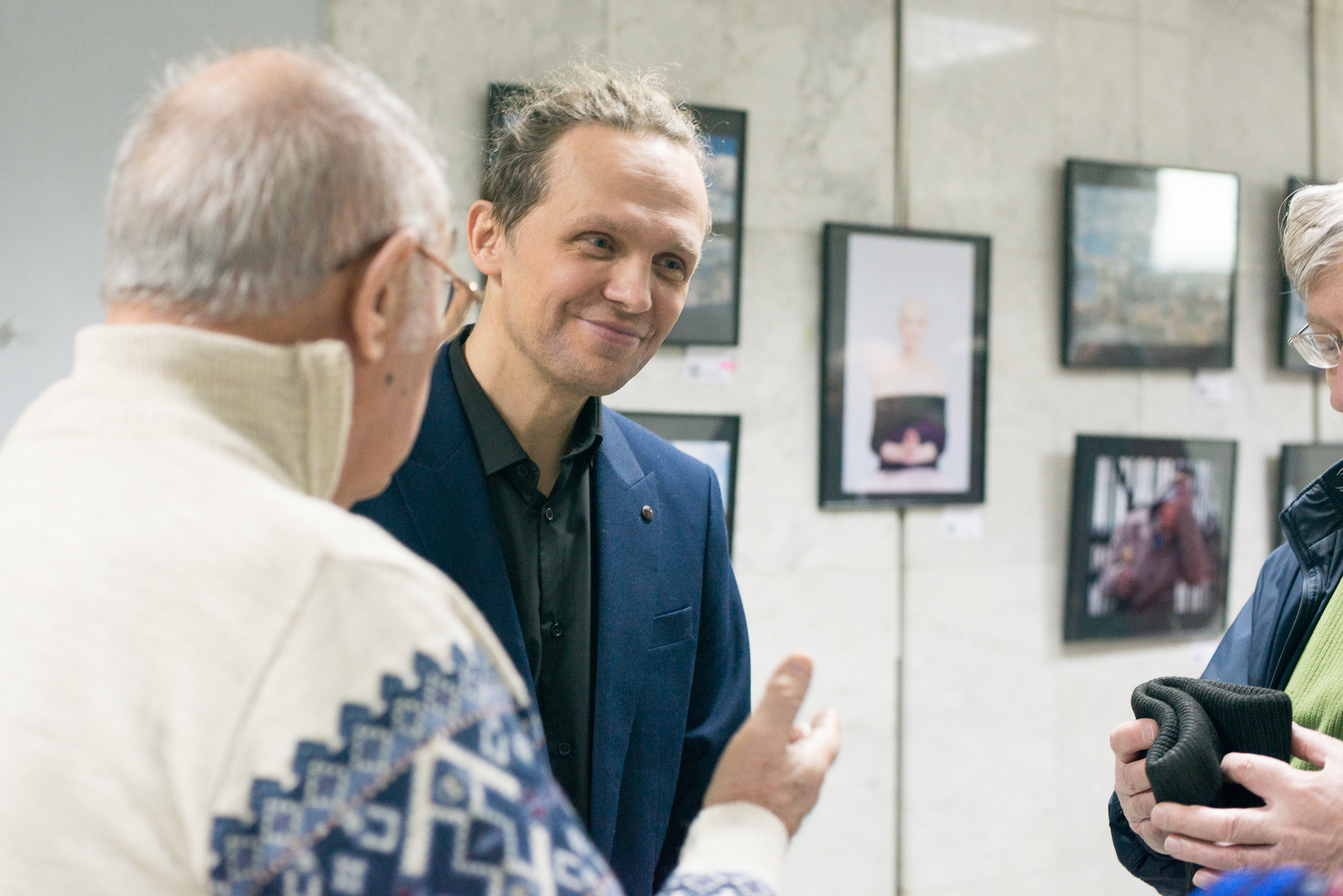 Вернисаж персональной фотовыставки Алексея Михайлова «В поисках смысла ". Портретный фотограф в Москве Алексей Михайлов