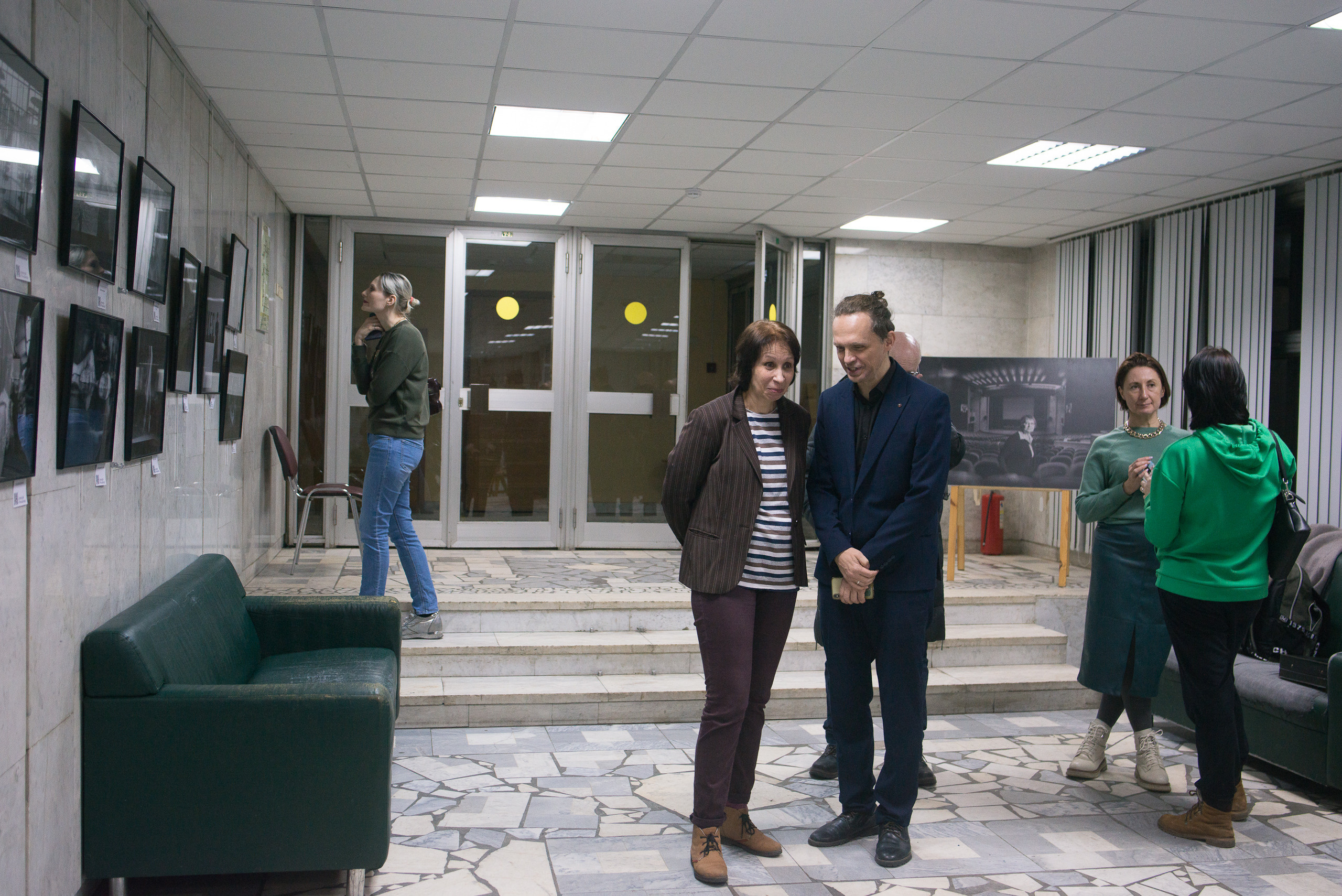 Вернисаж персональной фотовыставки Алексея Михайлова «В поисках смысла ". Портретный фотограф в Москве Алексей Михайлов