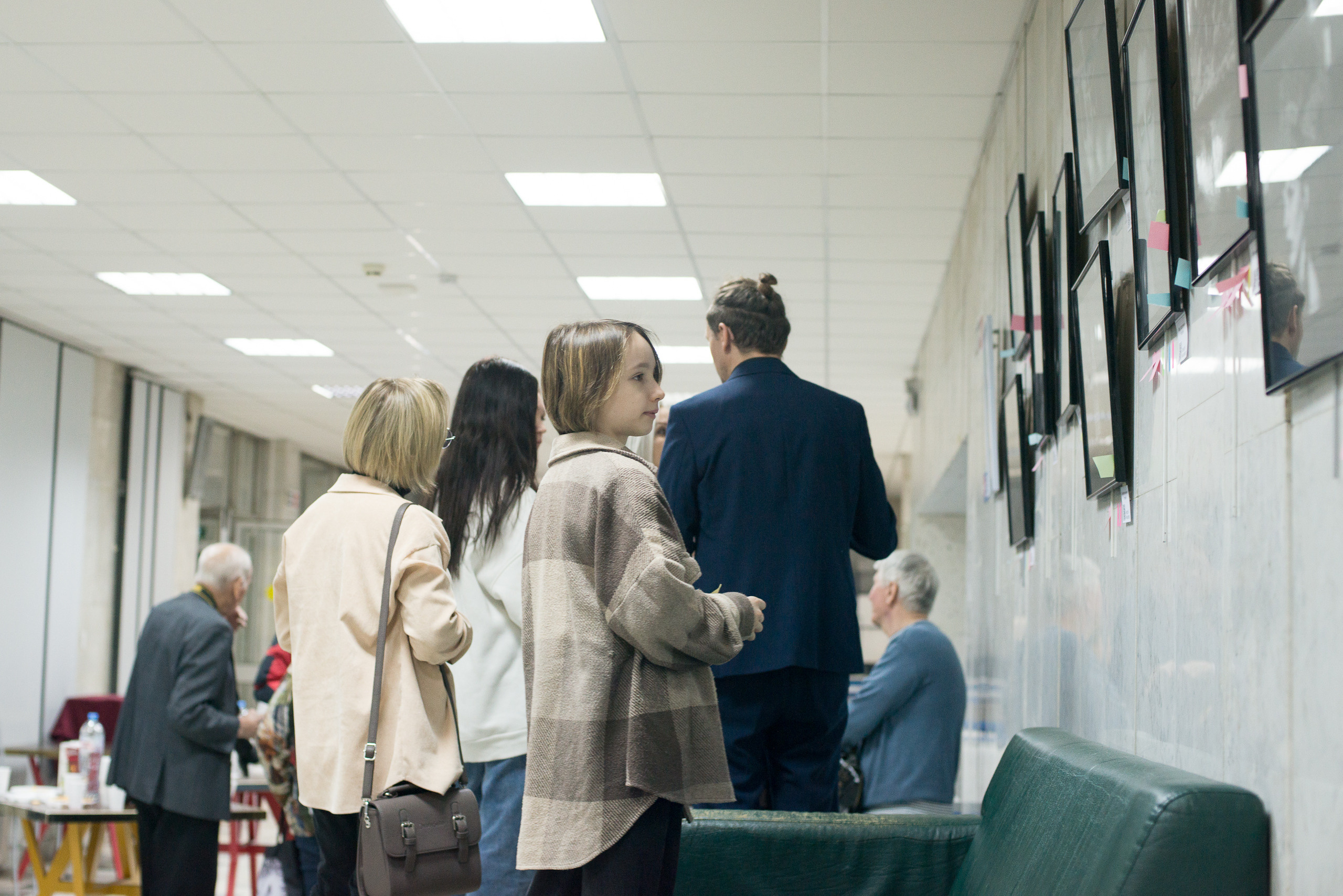Вернисаж персональной фотовыставки Алексея Михайлова «В поисках смысла ". Портретный фотограф в Москве Алексей Михайлов