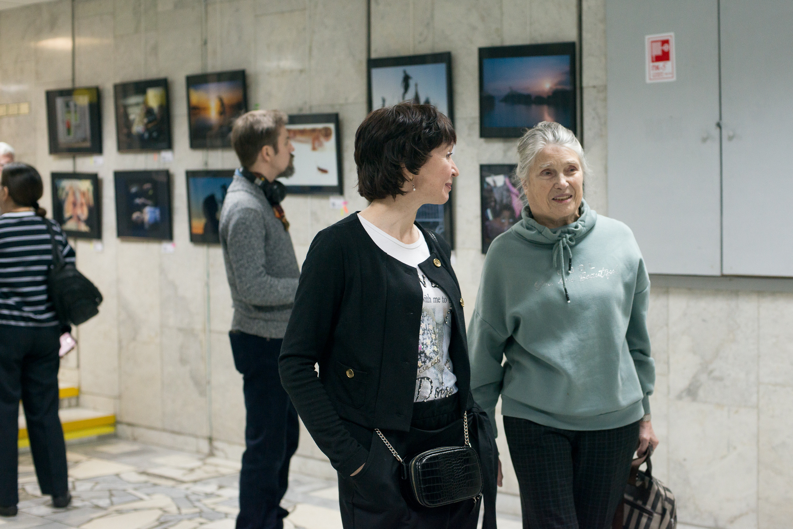 Вернисаж персональной фотовыставки Алексея Михайлова «В поисках смысла ". Портретный фотограф в Москве Алексей Михайлов