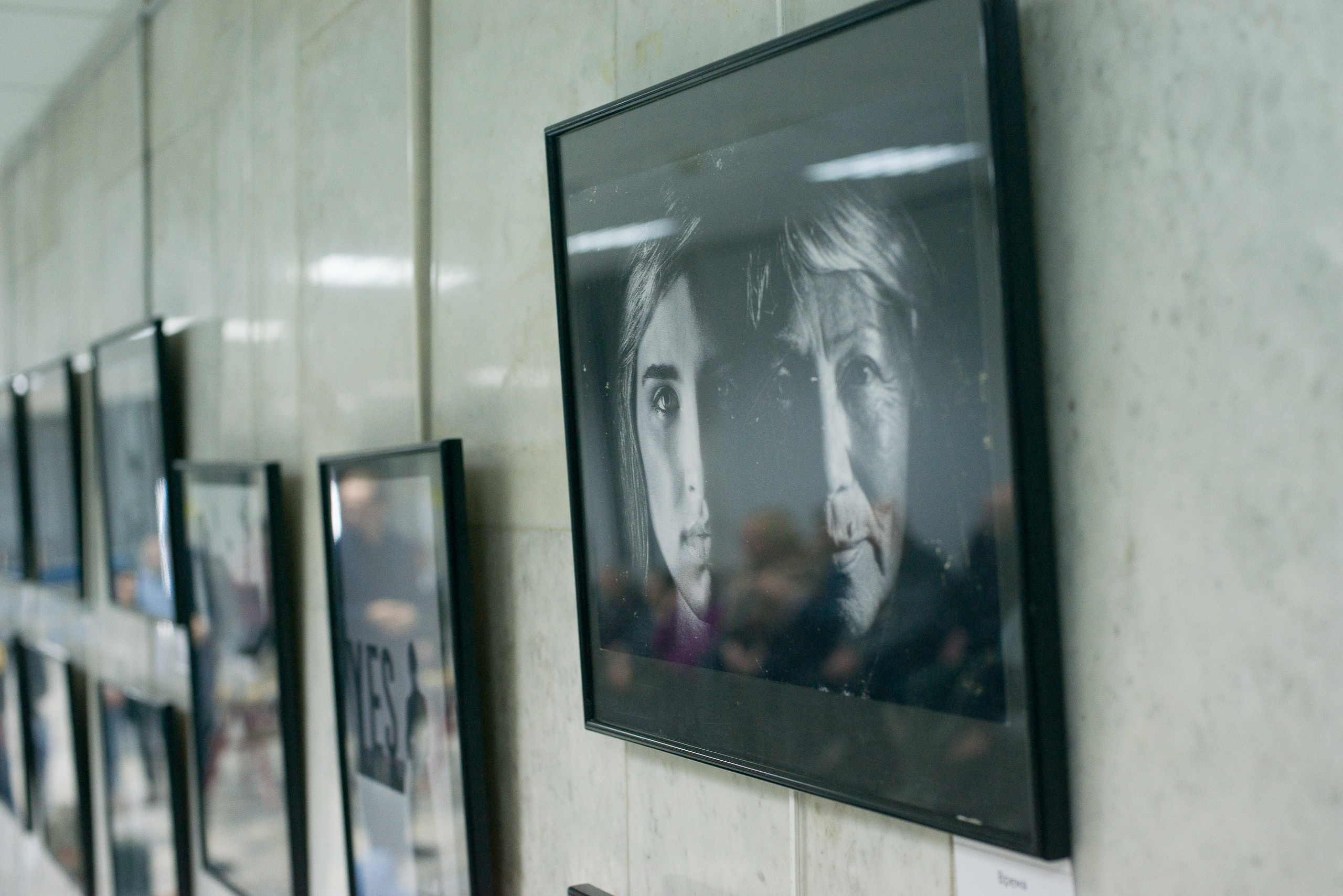 Вернисаж персональной фотовыставки Алексея Михайлова «В поисках смысла ". Портретный фотограф в Москве Алексей Михайлов