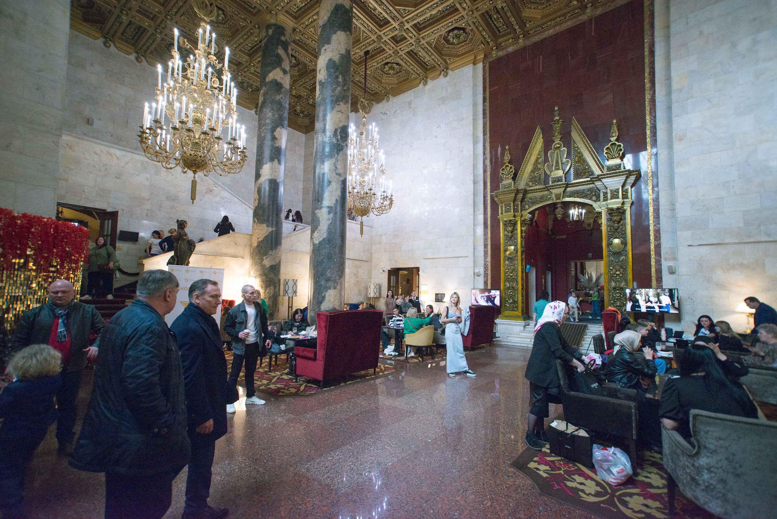 ЗОЛОТАЯ НЕДЕЛЯ молодежной моды. Портретный фотограф в Москве Алексей Михайлов