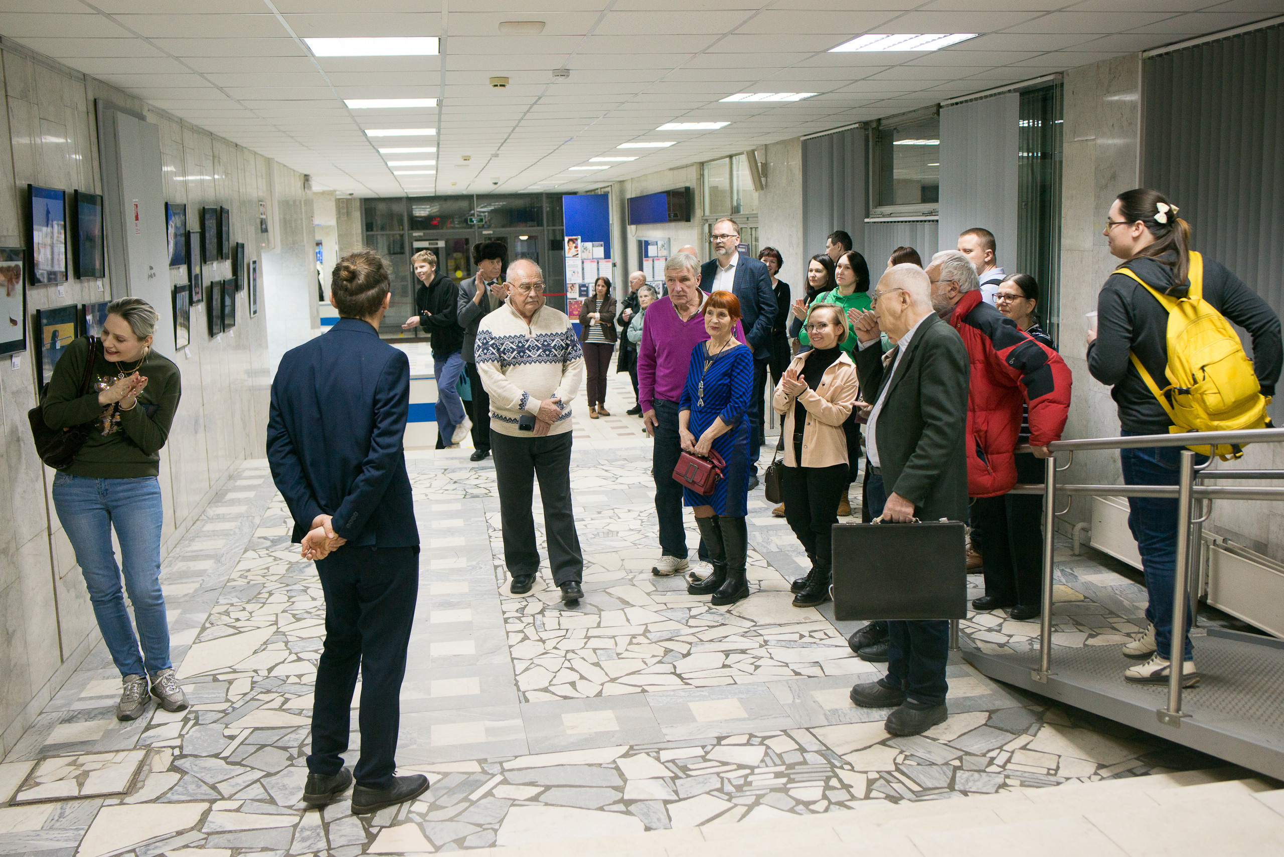 Вернисаж персональной фотовыставки Алексея Михайлова «В поисках смысла ". Портретный фотограф в Москве Алексей Михайлов