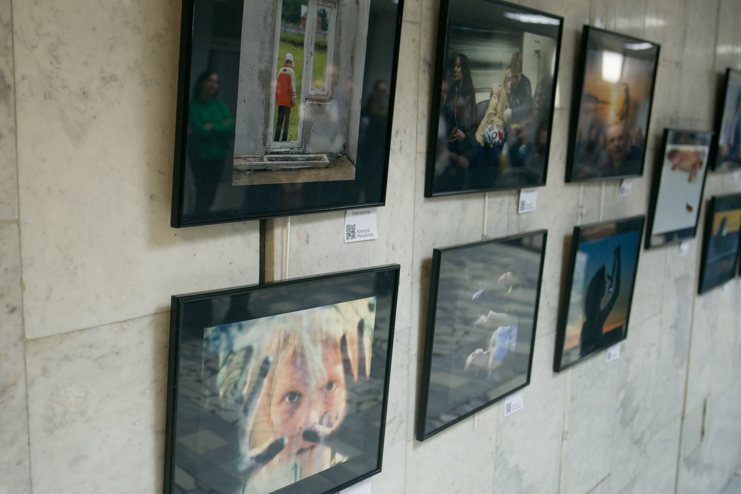 Вернисаж персональной фотовыставки Алексея Михайлова «В поисках смысла ". Портретный фотограф в Москве Алексей Михайлов