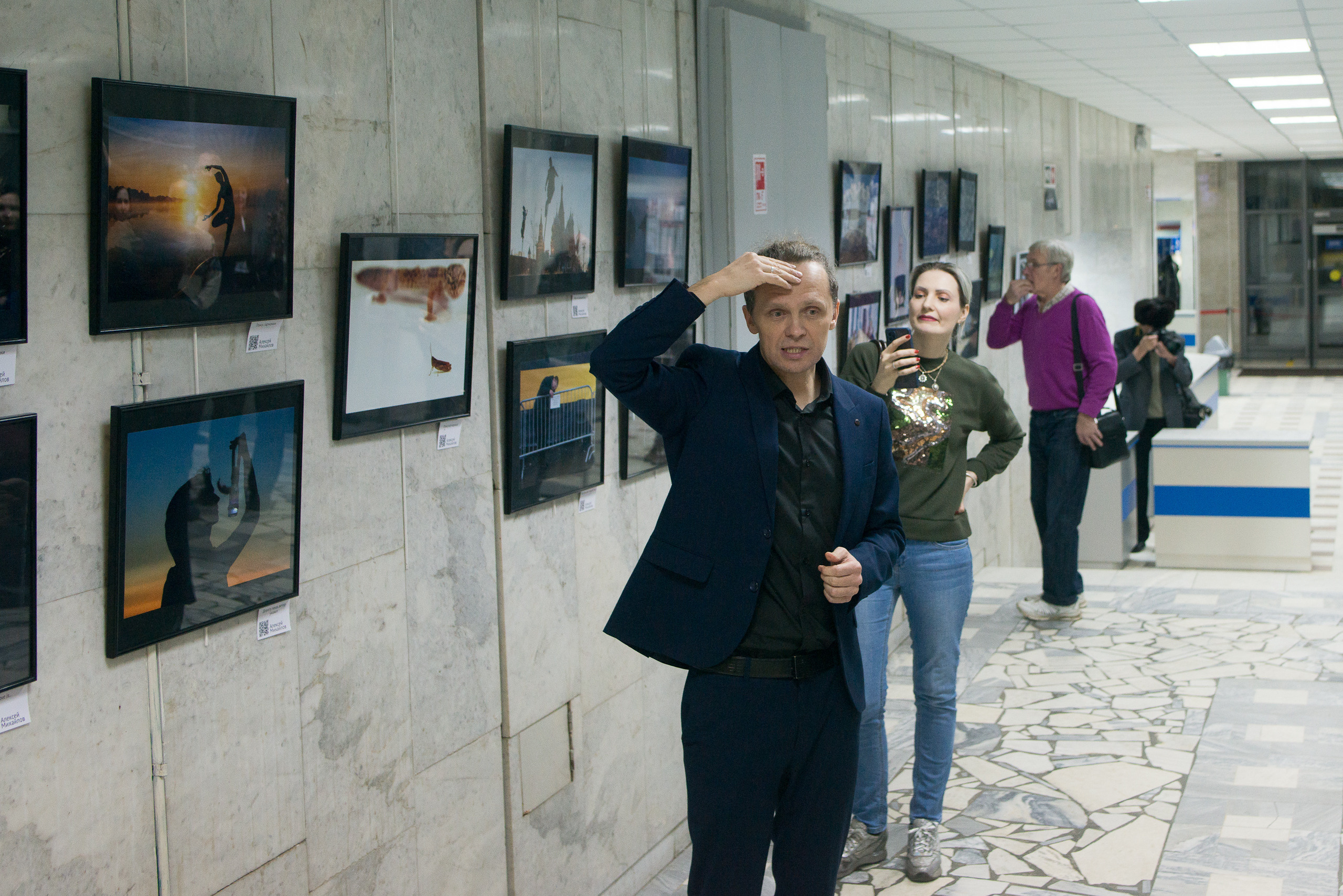 Вернисаж персональной фотовыставки Алексея Михайлова «В поисках смысла ". Портретный фотограф в Москве Алексей Михайлов