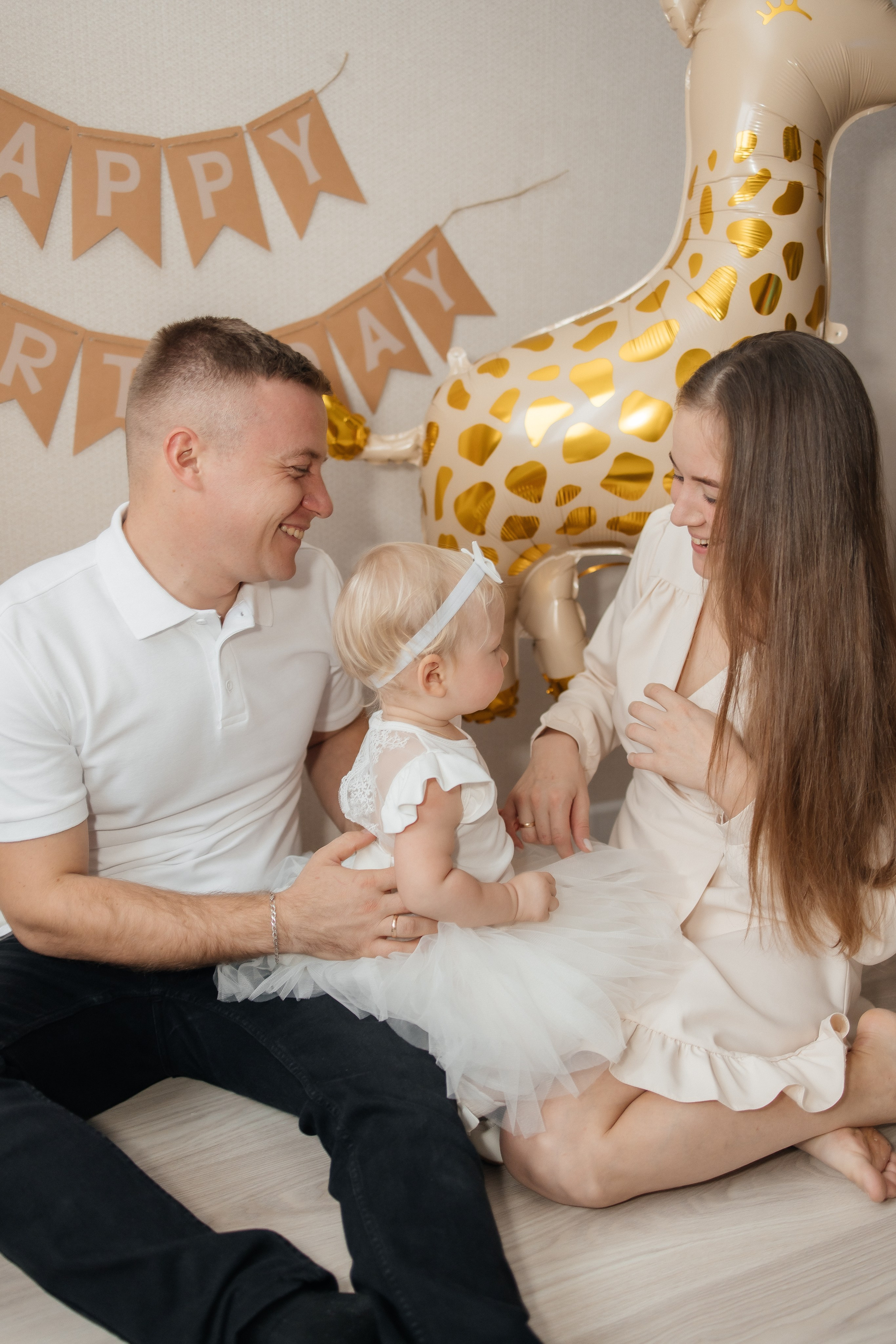 1 годик Еве (домашняя съемка). Профессиональный фотограф Кристина Искусных. Талдом- Москва