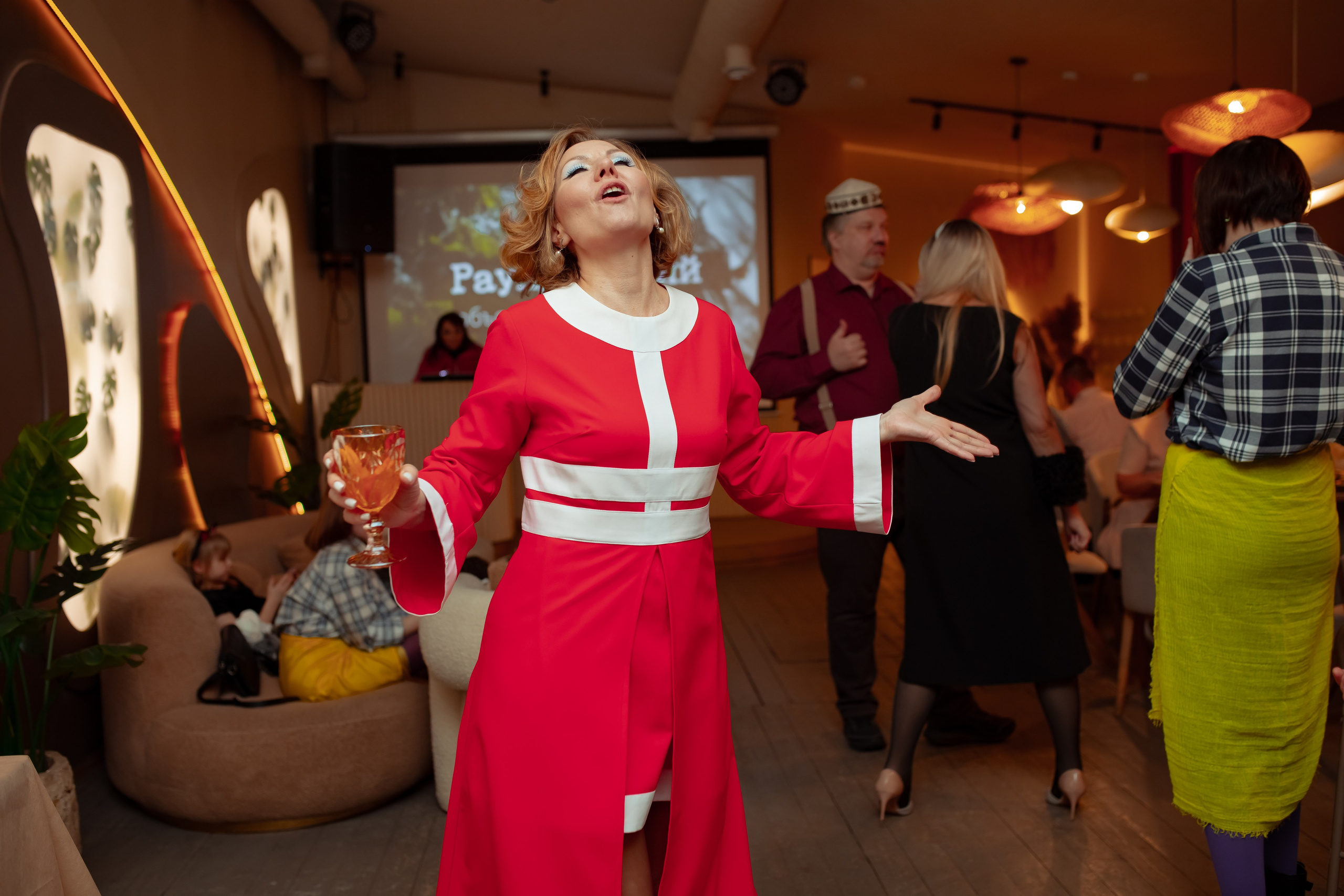 Юбилей Анны в стиле Гайдая. Семейный и детский фотограф в Москве Дорогова Екатерина