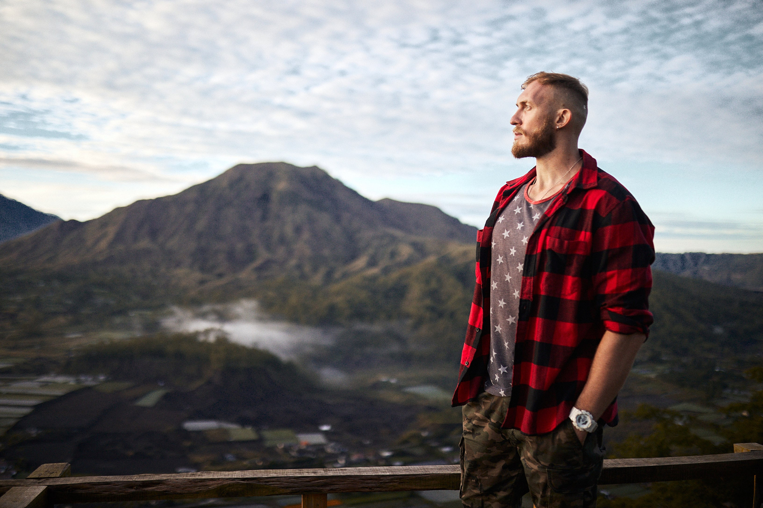 Мужская фотосессия на природе | Идеальные кадры для вашего имиджа