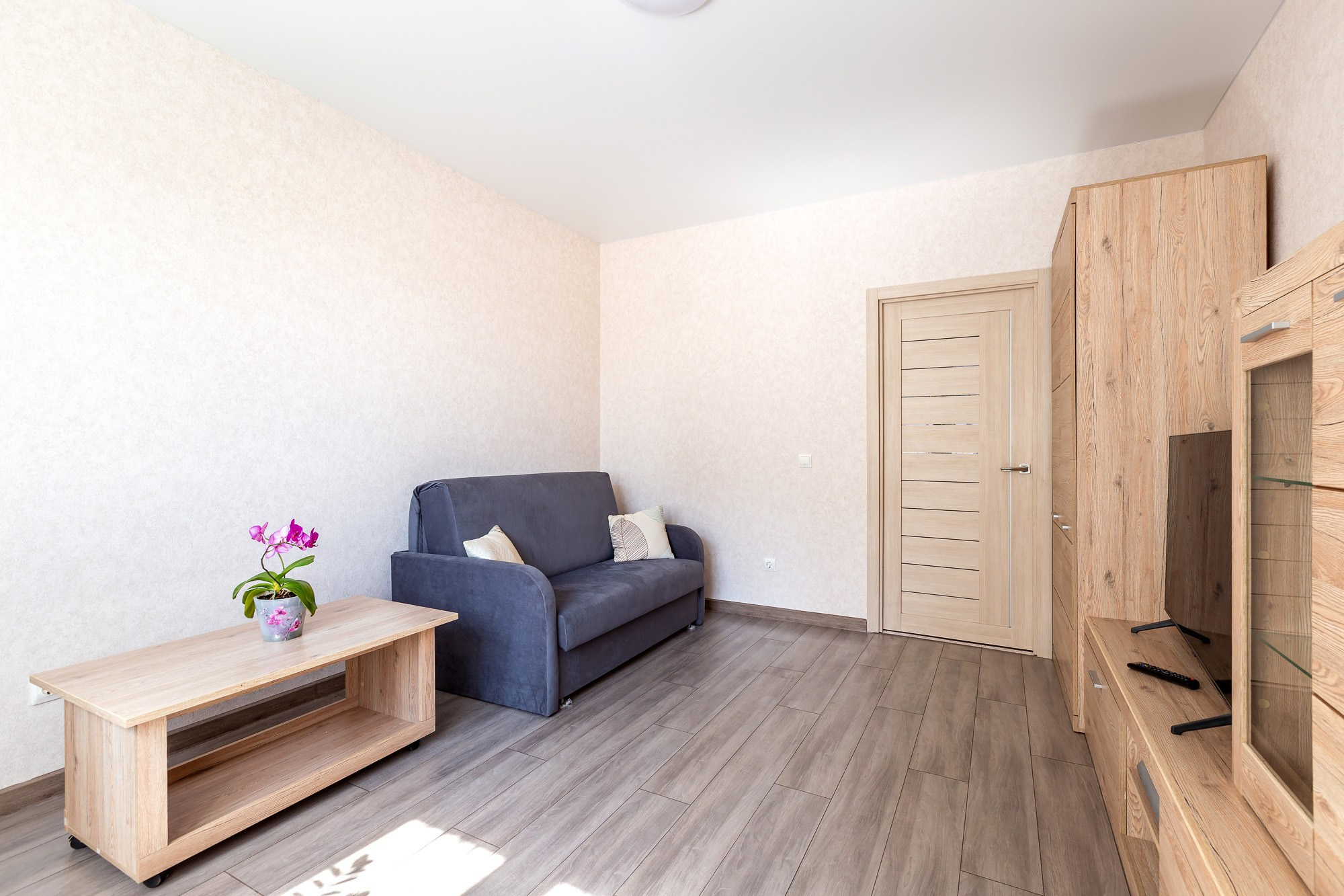 Домодедово. Квартира в теплых тонах на продажу. Интерьерный фотограф в Крыму