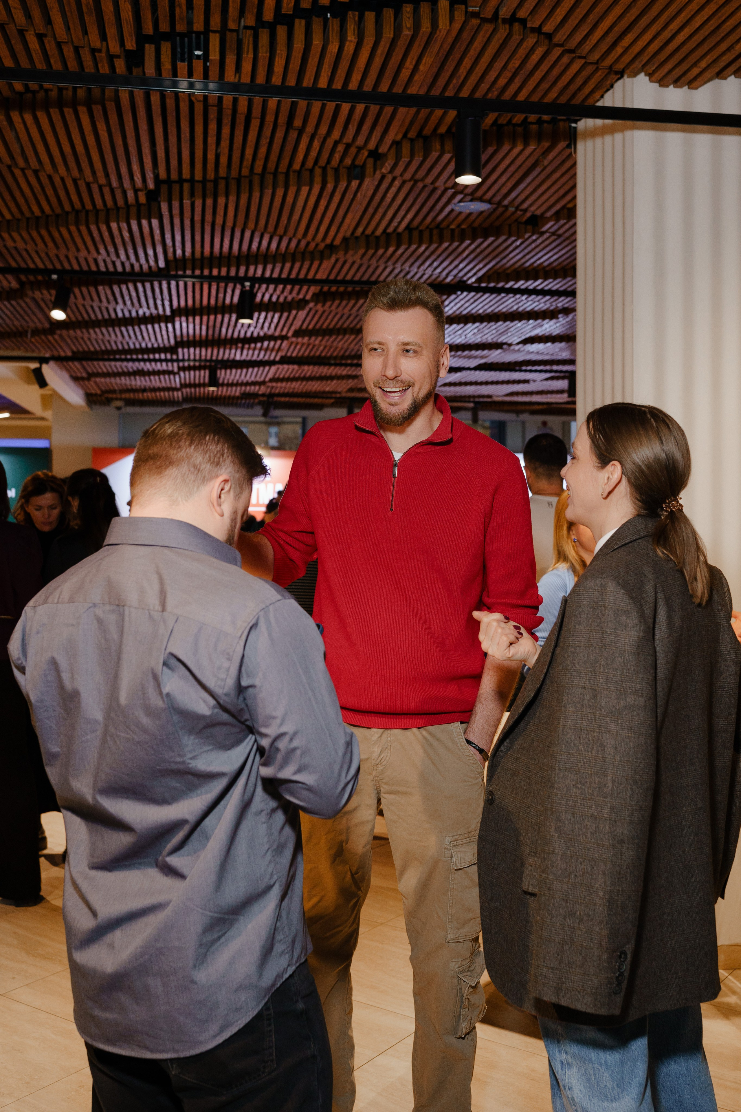 Репортажный фотограф на конференцию в Москве. Репортажный фотограф в Москве Саша Дружинина