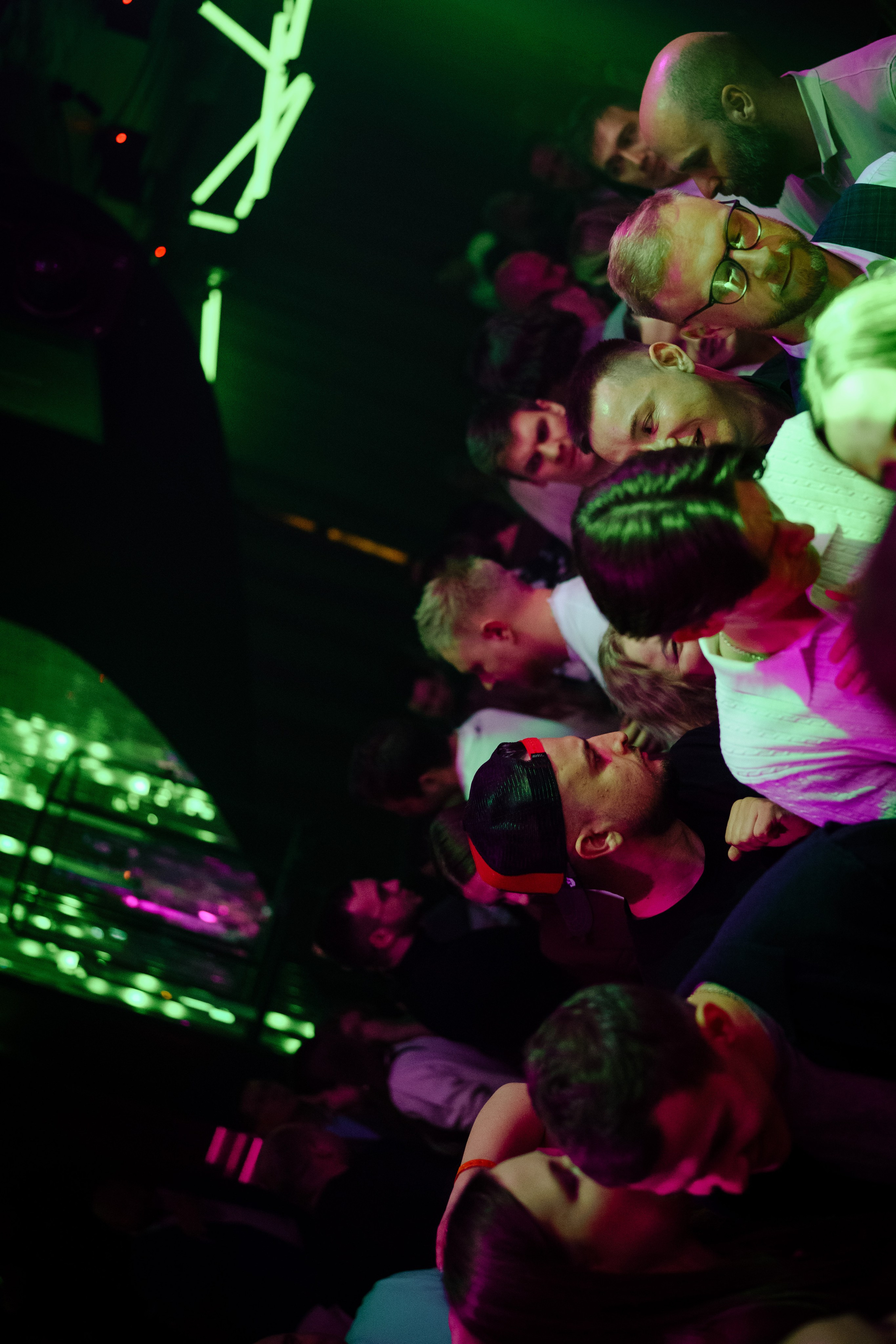 Вечеринка OSNOVATELI.LIVE репортажный фотограф Саша Дружинина. Репортажный фотограф в Москве Саша Дружинина