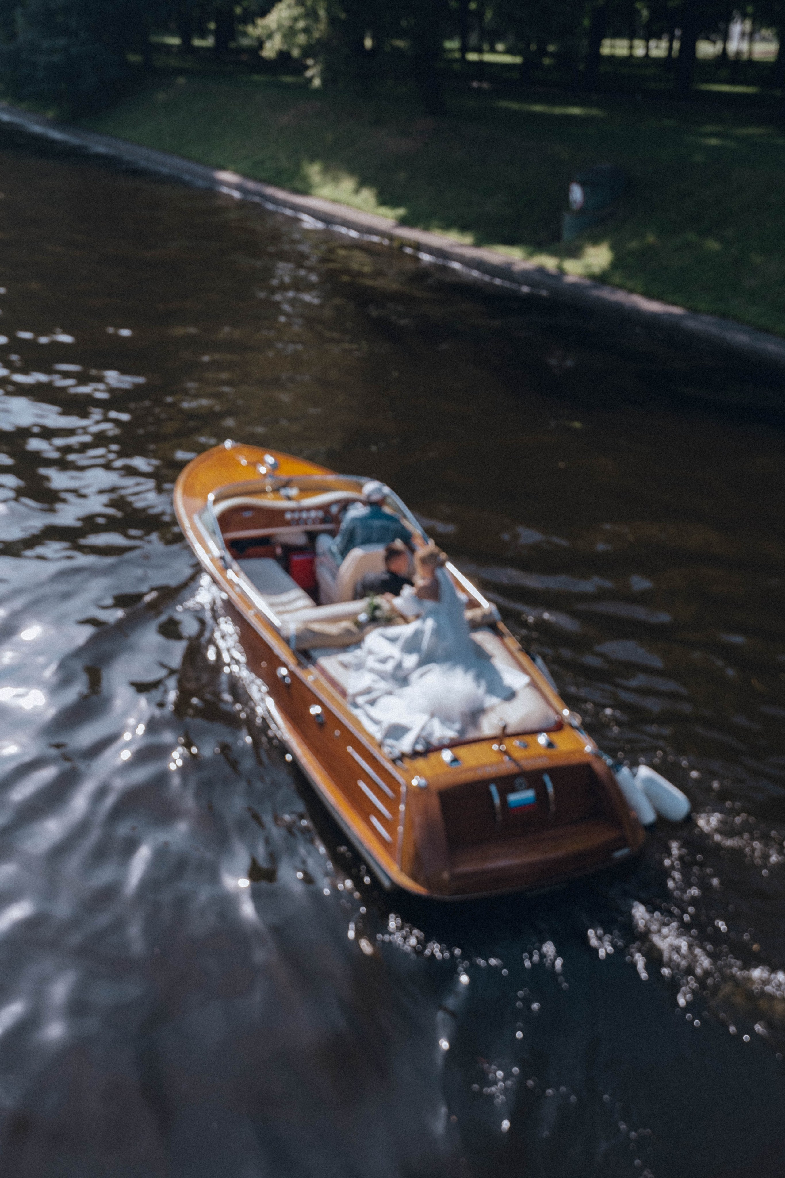 СВАДЕНБНАЯ СЬЕМКА НА КАТЕРЕ ПО КАНАЛАМ САНКТ-ПЕТЕРБУРГА И В АКВАТОРИИ НЕВЫ. Профессиональный фотограф, Санкт-Петербург — Виктория Богомолова