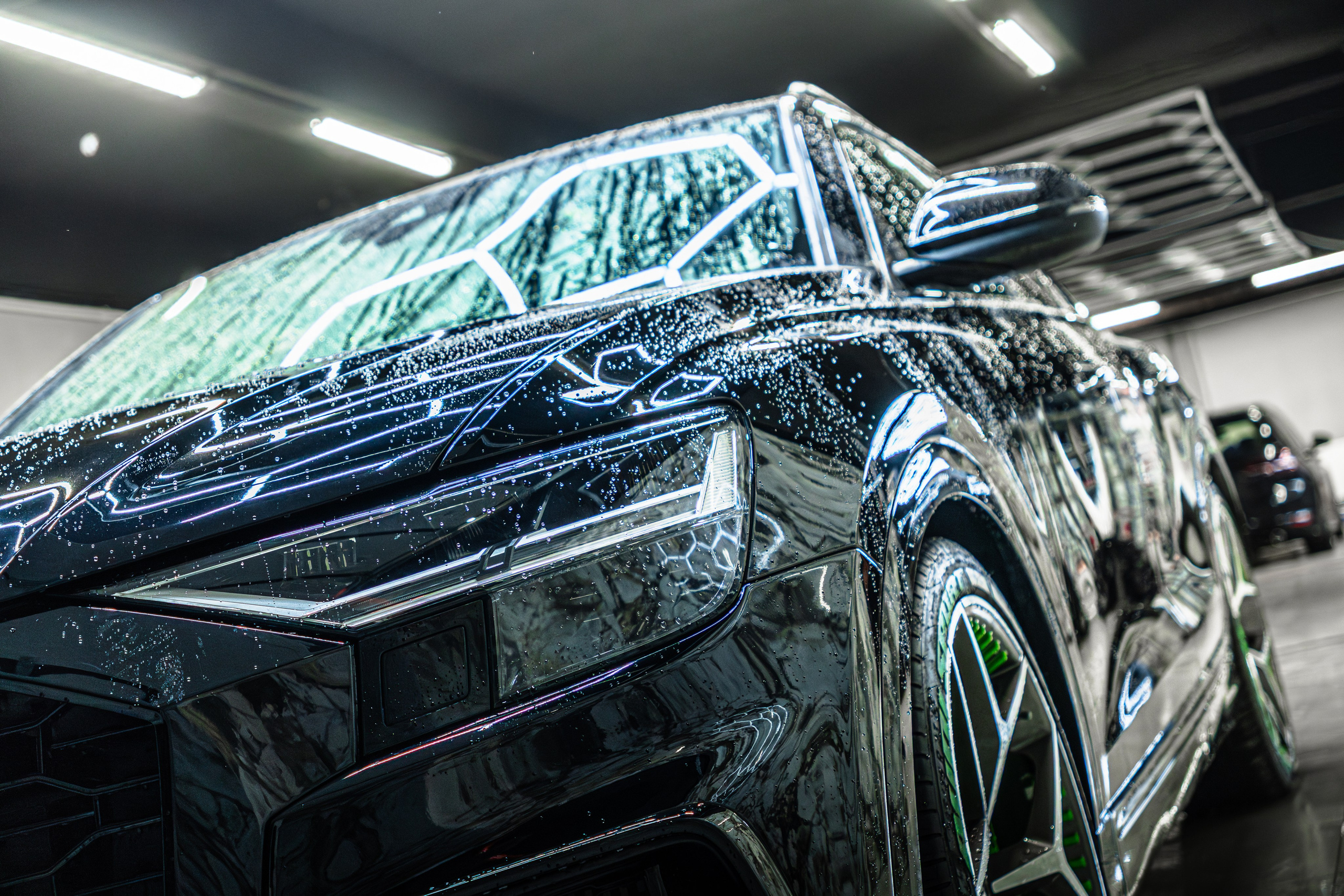 Audi Q8. Valya Fleks