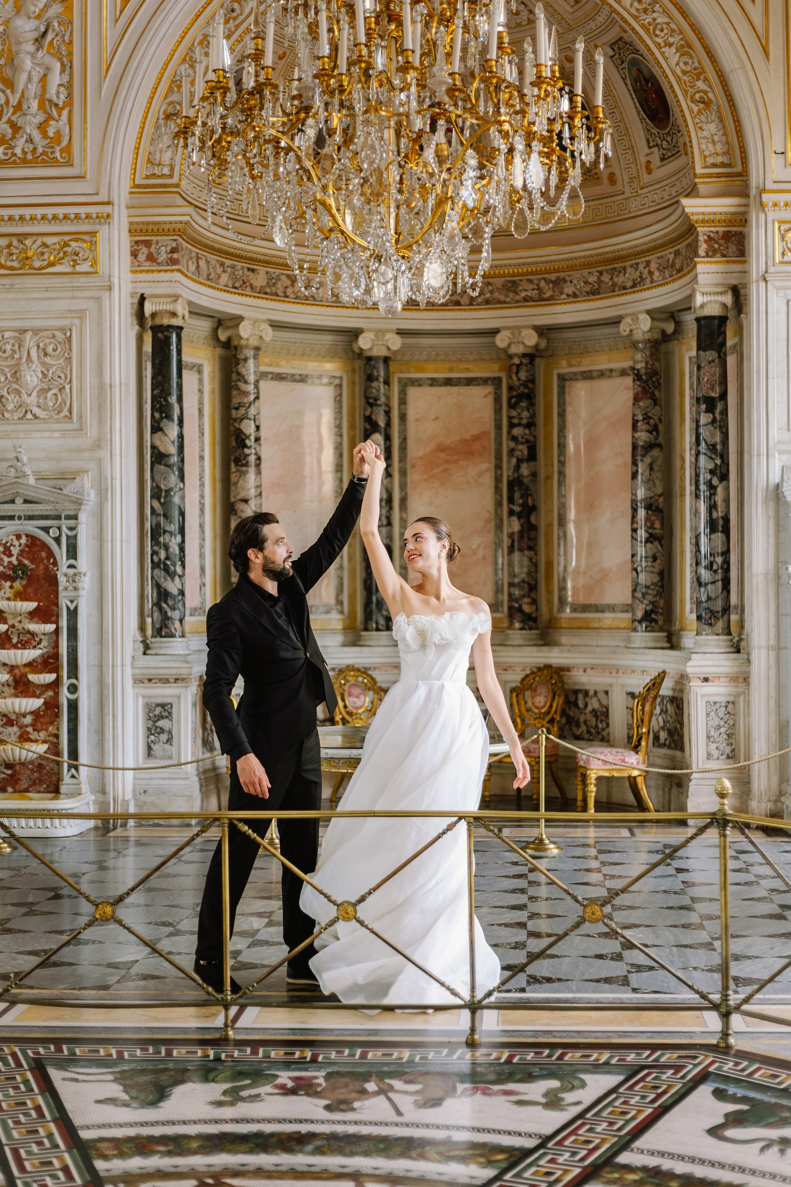 Анонс. Свадебная фотосессия в Эрмитаже. Фотограф и видеограф Москва. Свадебный фотограф, видеограф. Выпускные альбомы. Оживающие альбомы