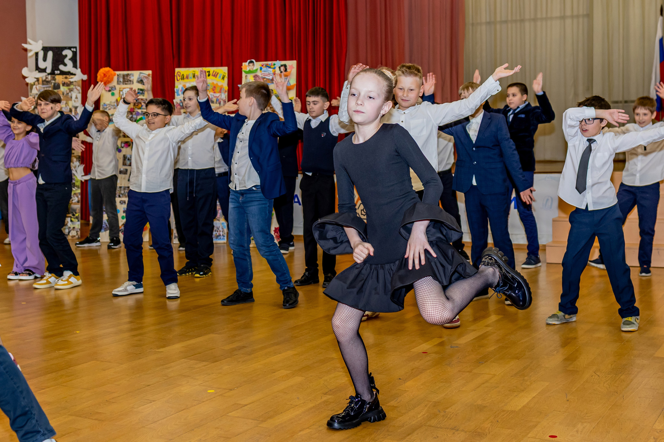 Выпускной праздник в начальной школе. Фотограф и видеограф Москва. Свадебный фотограф, видеограф. Выпускные альбомы. Оживающие альбомы