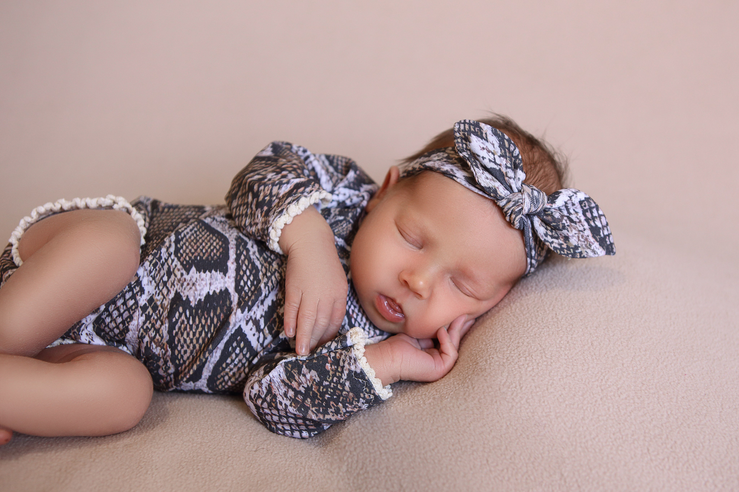 Фотосессия новорожденного, ньюборн фотосессия Ростов-на-Дону