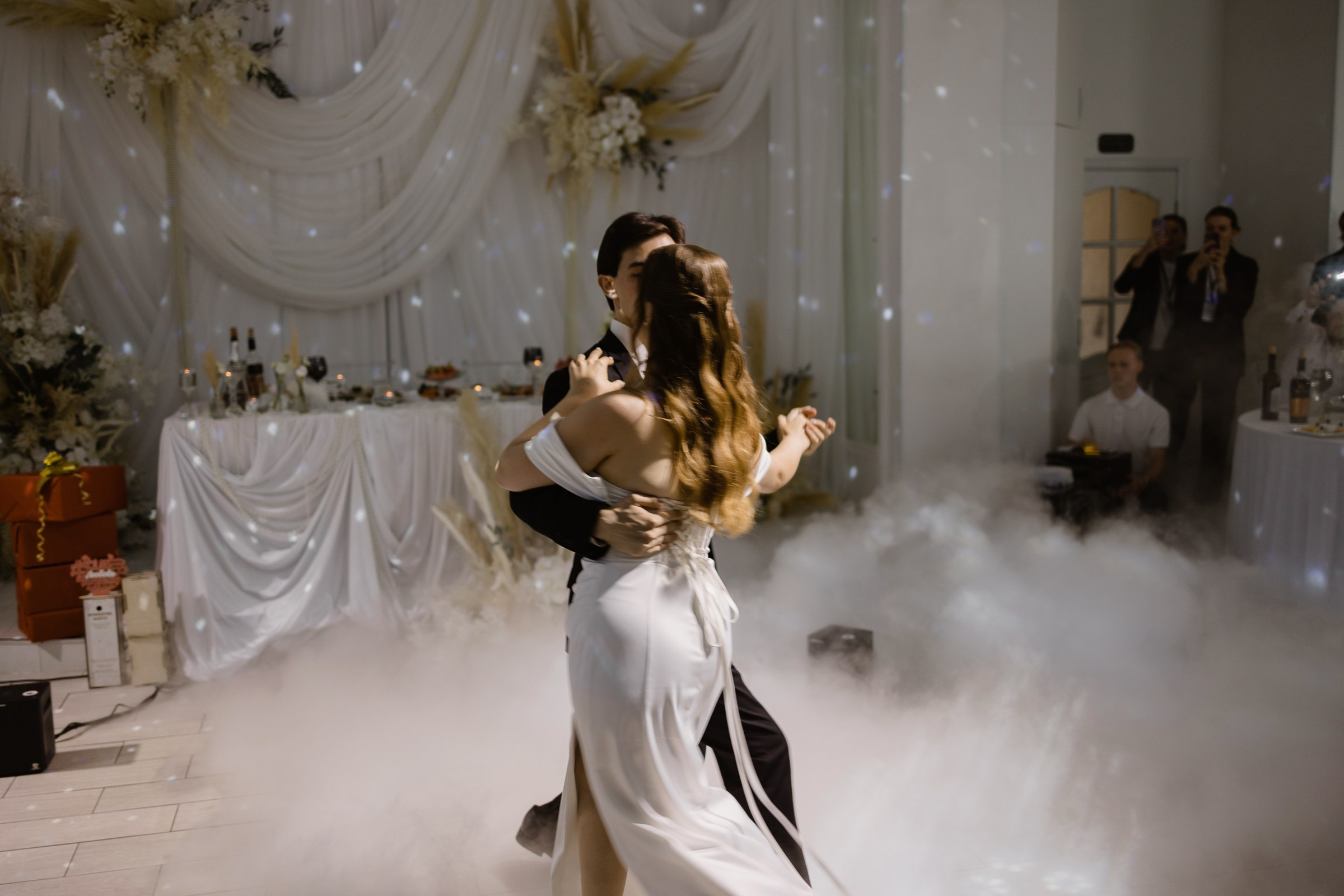 Эльвира и Иван. Свадебное агентство «Всё Серьёзно»