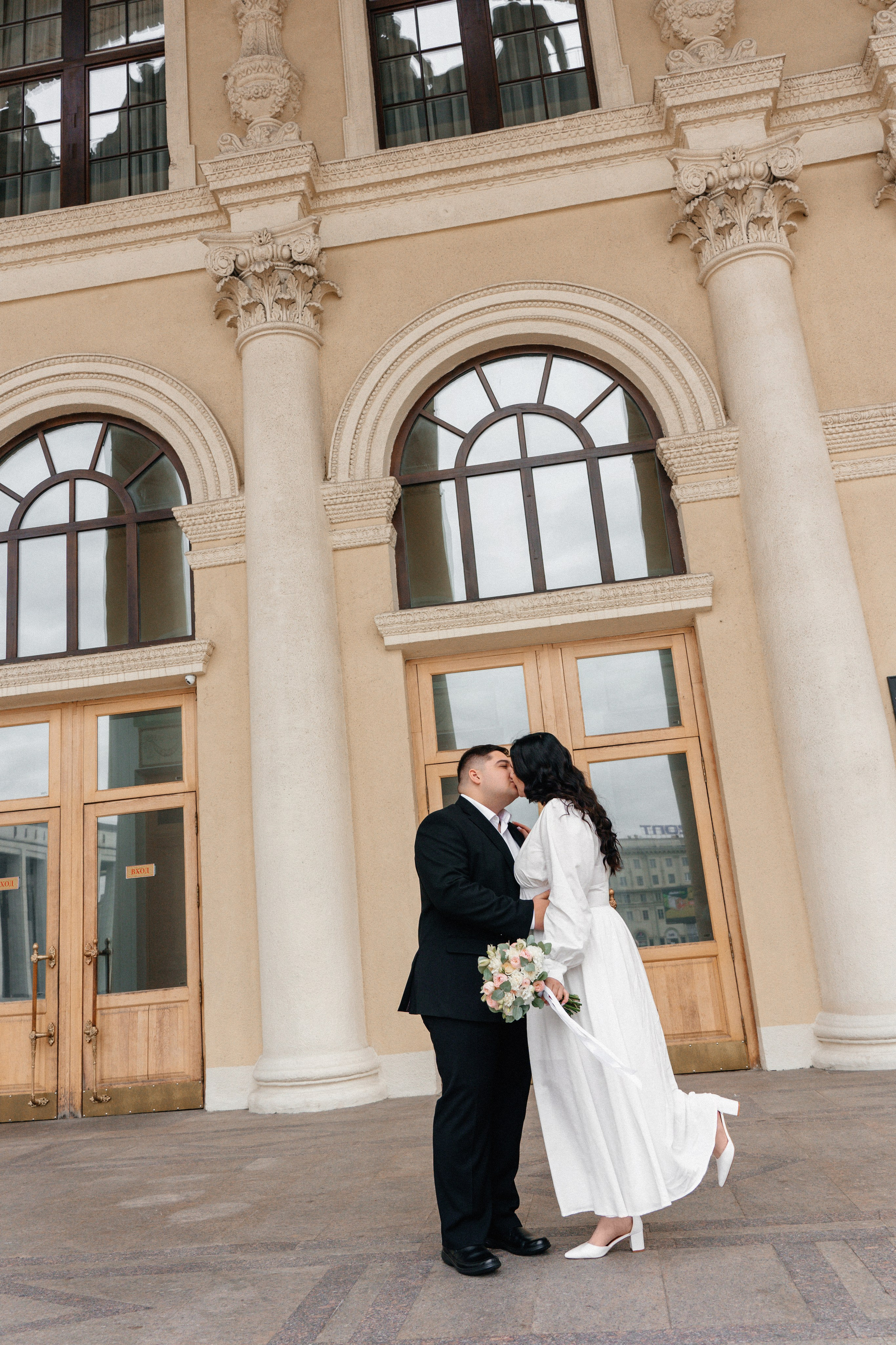 Юля и Дима прогулка в Троицком предместье. Ваш семейный фотограф в Минске — Вика Трегубова