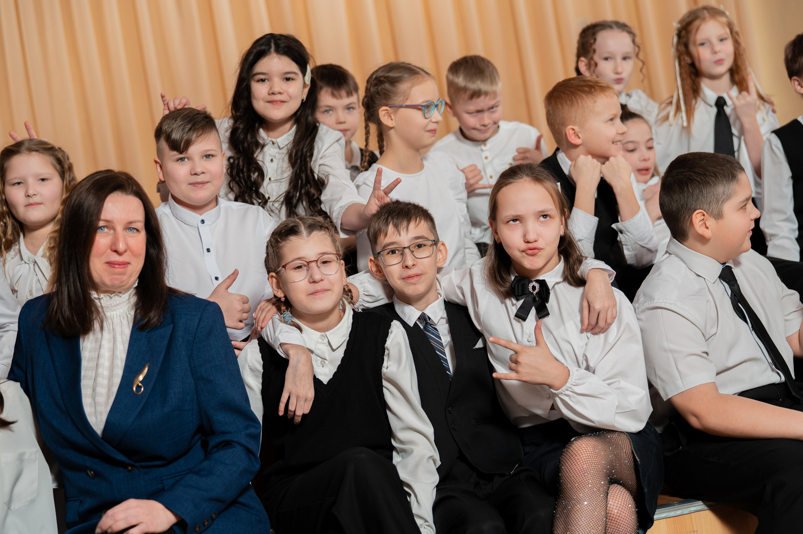 Современные выпускные альбомы / Киров. Фотограф/видеоограф в Санкт-Петербурге Денисов Иван