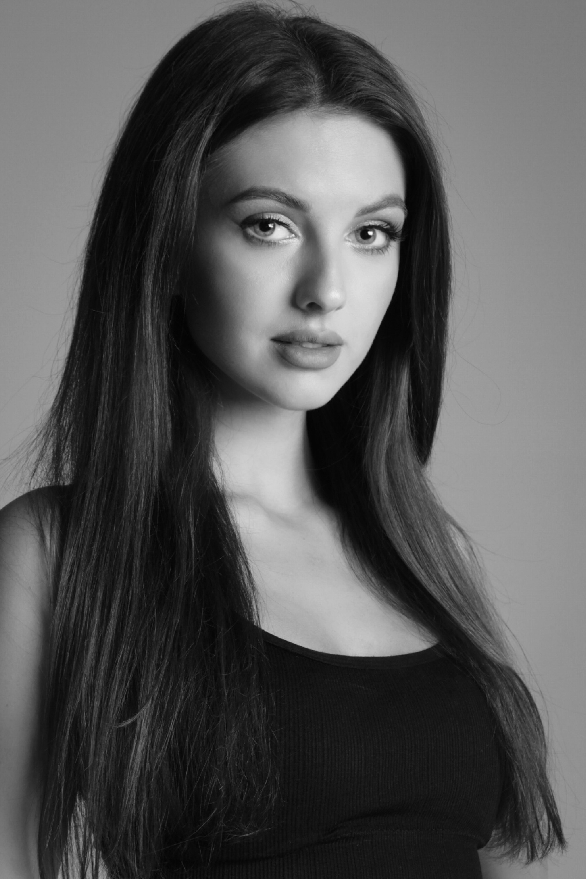 Марина, 40-42, рост 170. KED Production — продакшн из СПб. Создаём фото, видео и контент, который помогает брендам и селлерам продавать больше