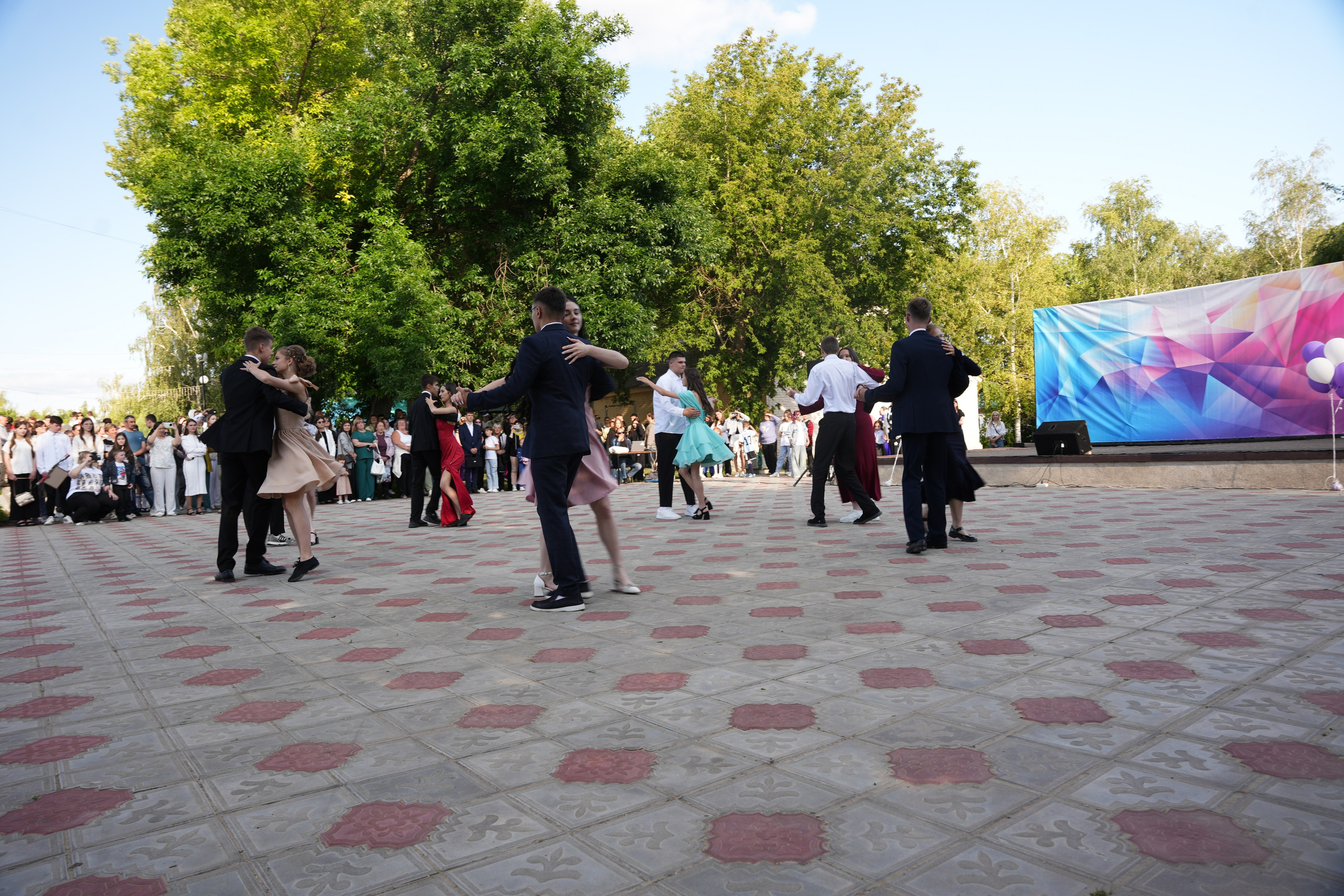 Выпускной в парке. Ольга Плаксина фотограф в Саратове