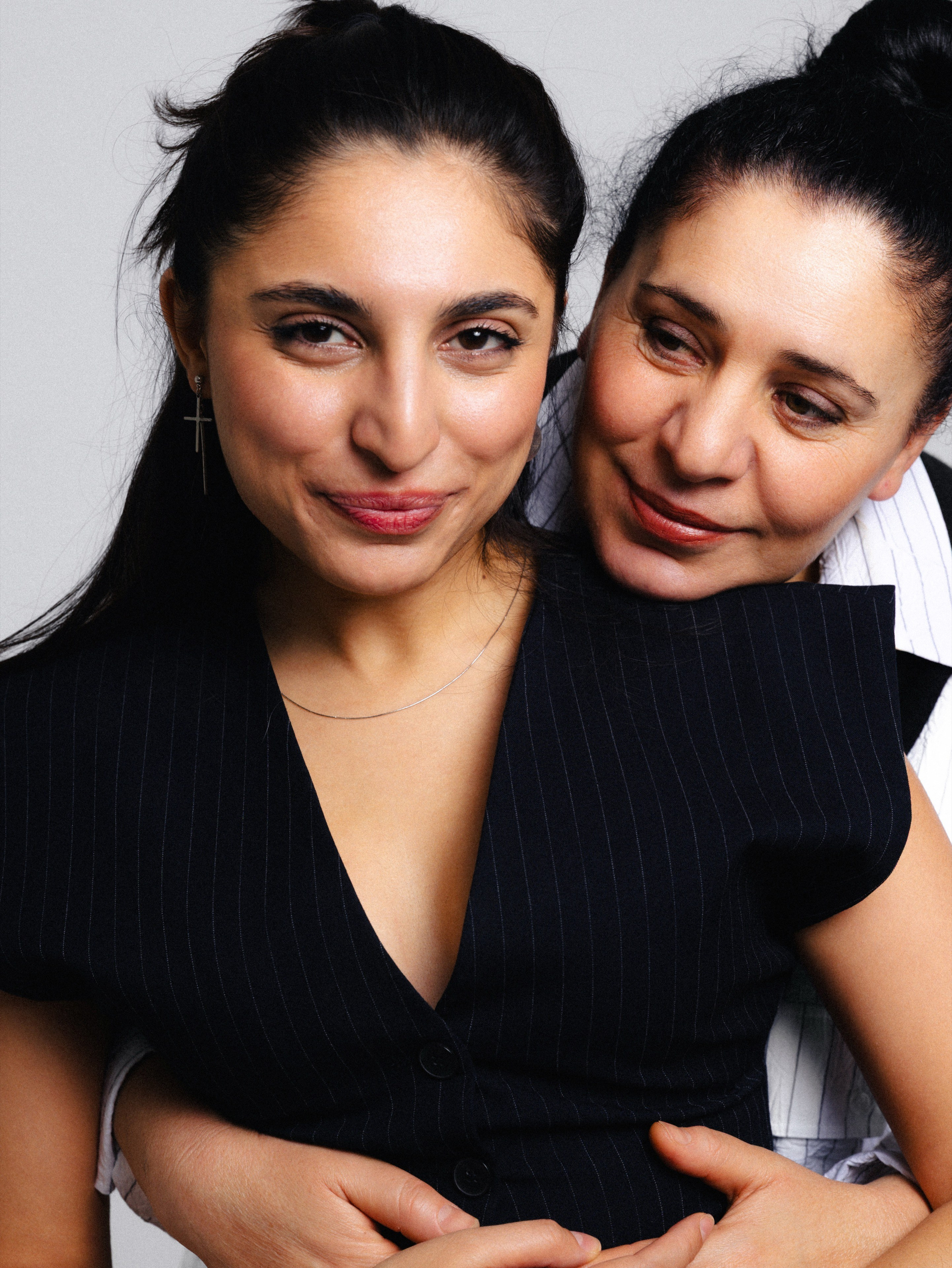 Сюзанна с Мамой для семейного альбома. Антон Ермаков | Коммерческий фотограф в Москве