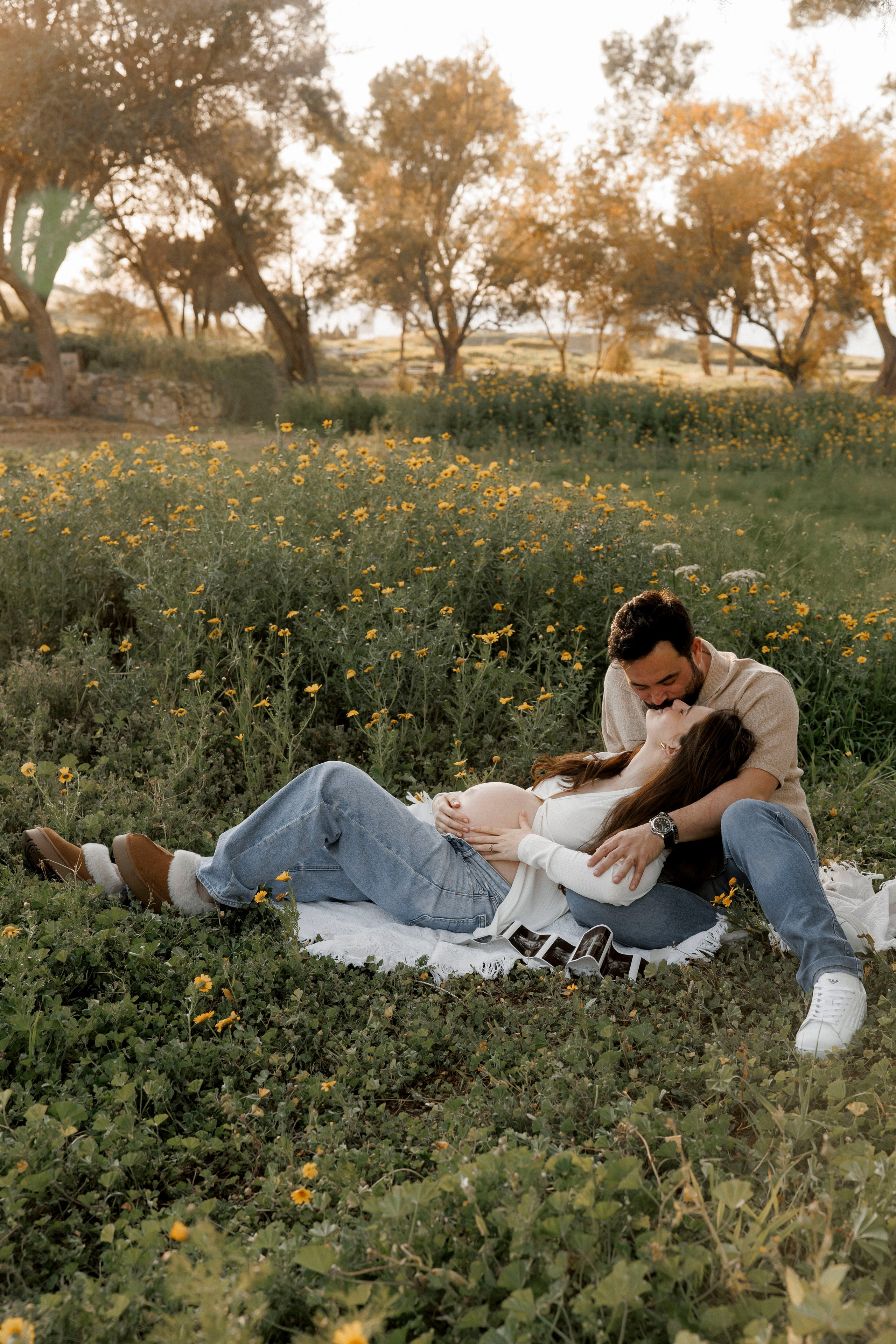 Pregnancy photoshoot (home/park/beach). Главная