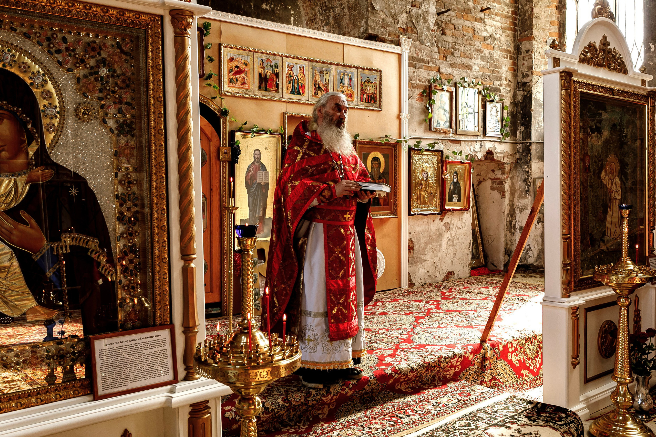 Отец Сергий. Фотограф Андрей Гузеев