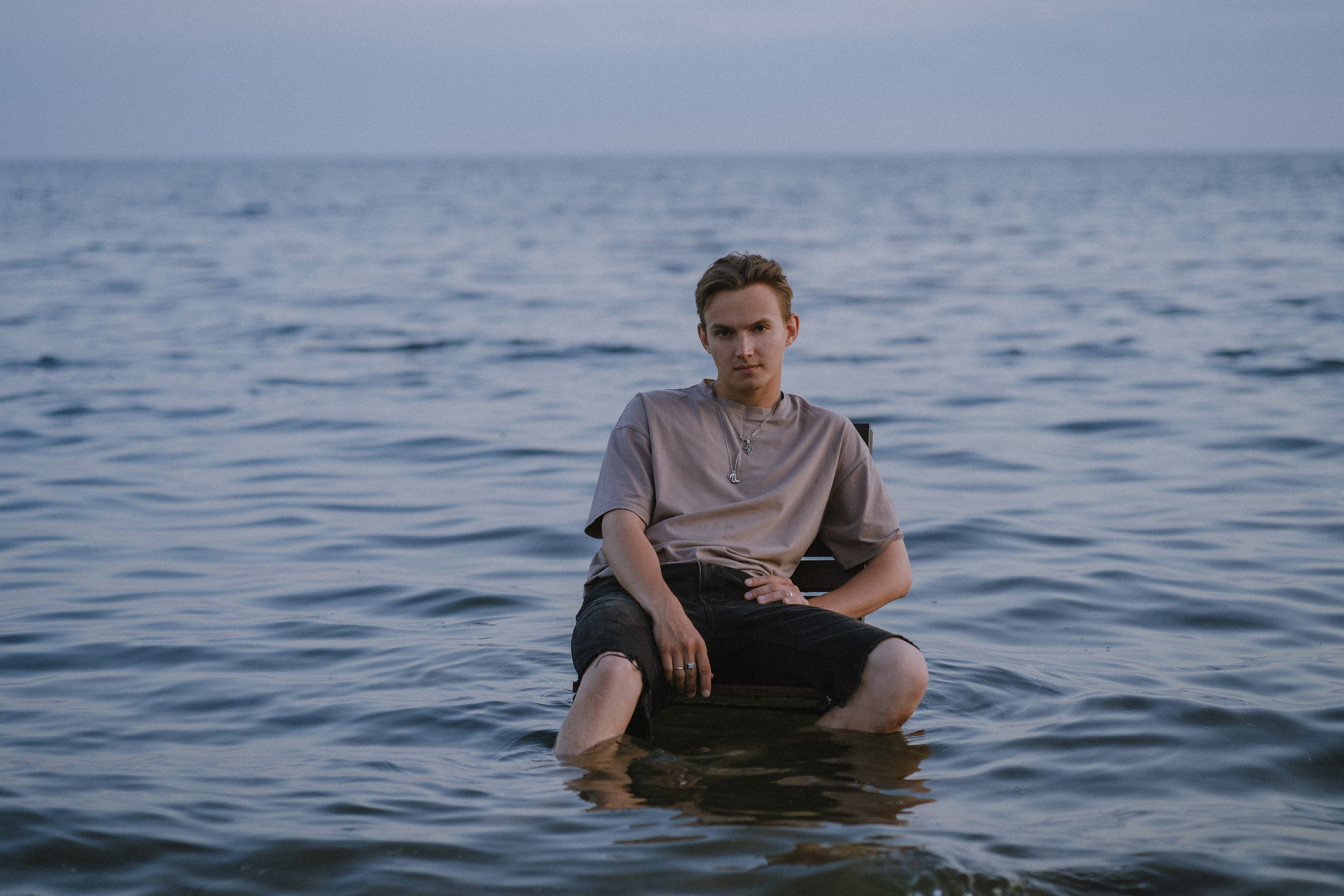 Последствие случайной встречи. Обложка сингла + контент-съемка. Творческие фотосессии в Москве. Фотоальбом лидера группы ЯЛО