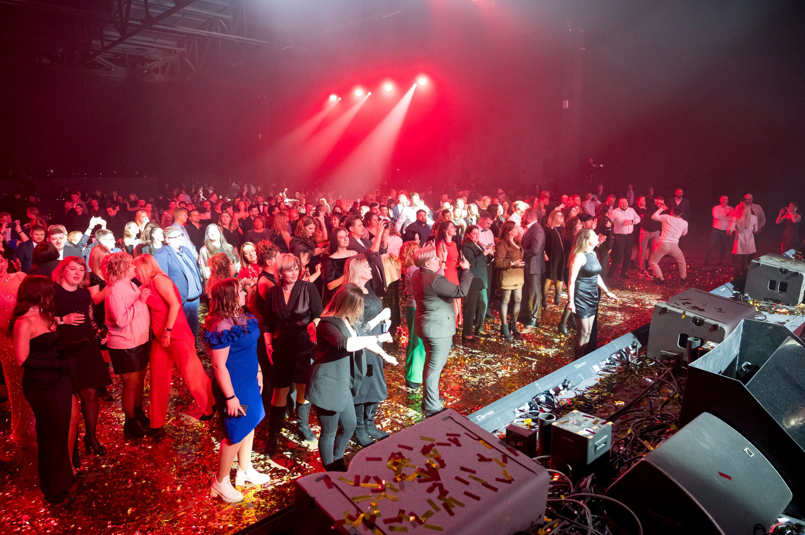 Новогодний корпоратив «Пятерочка». Репортажный фотограф и видеограф Слава Думчев. Тимбилдинги, отчетники, корпоративы