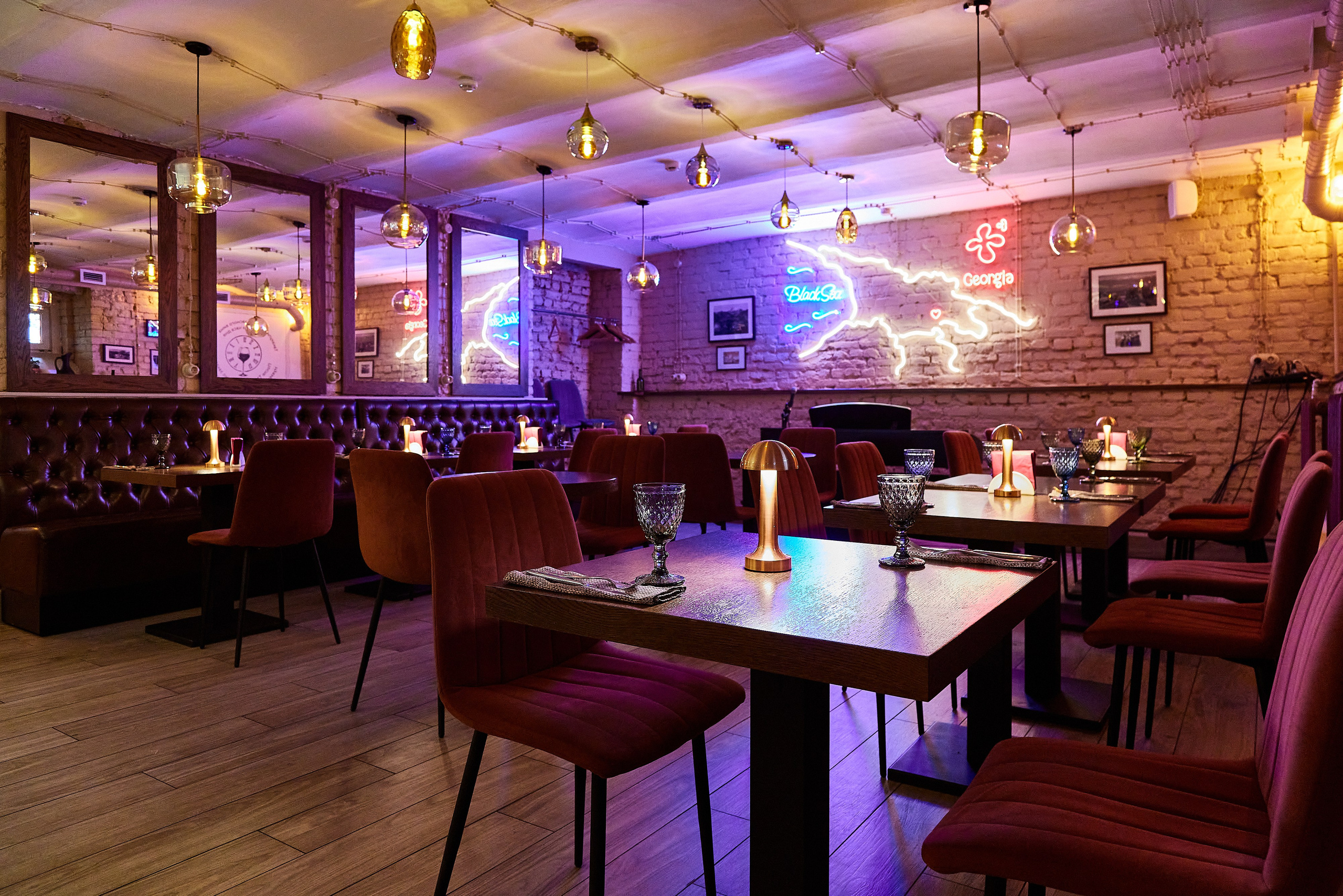 Ресторан ПерезаГрузия на улице Маяковского. Фотограф Анастасия Леонтьева Санкт-Петербург