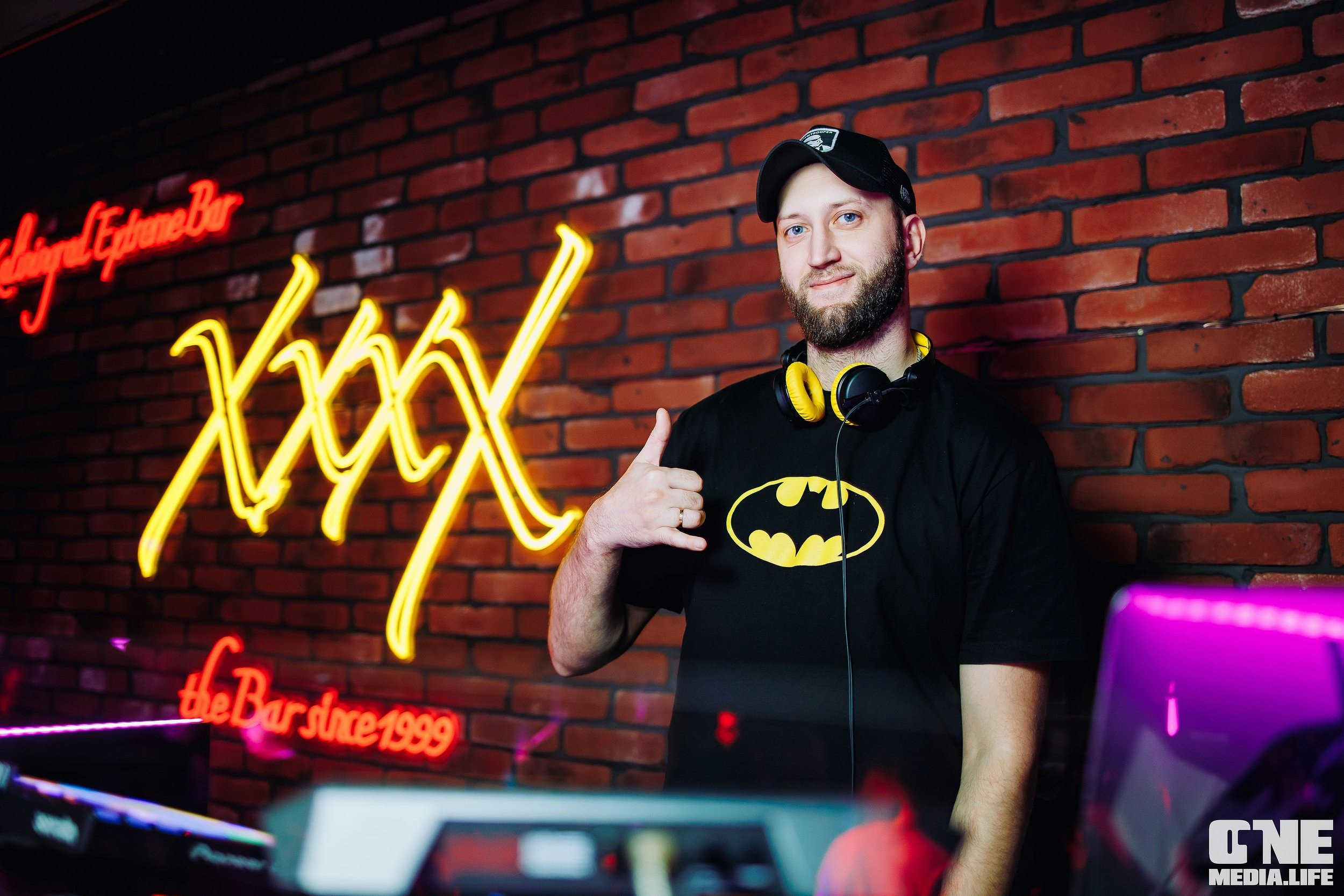 Фоторепортаж из бара XxxX. One Media Life: фоторепортажи, фотоотчеты с мероприятий и заведений