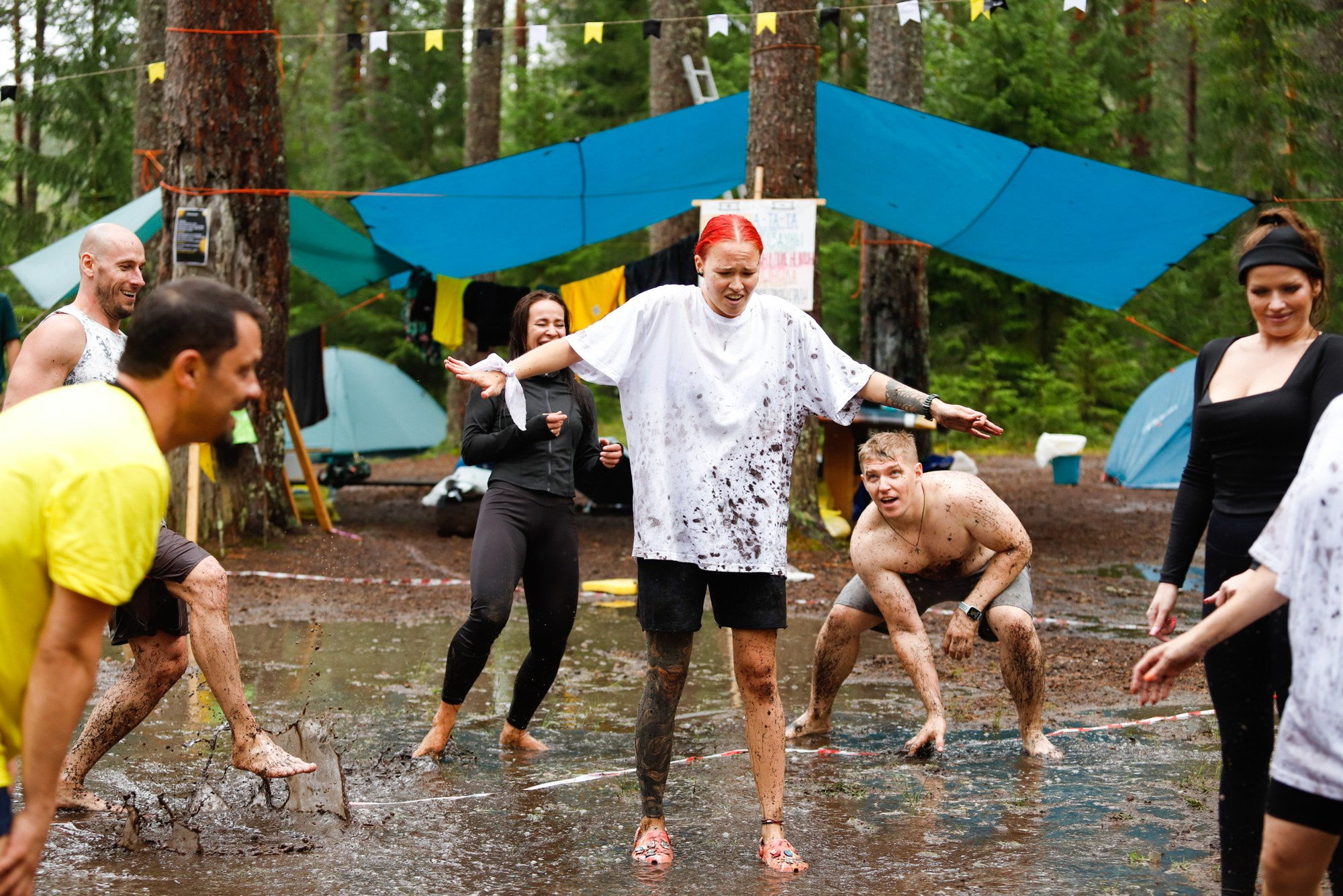 «Последний герой» в лагере для взрослых «Изи». Фотограф Дарья Попова