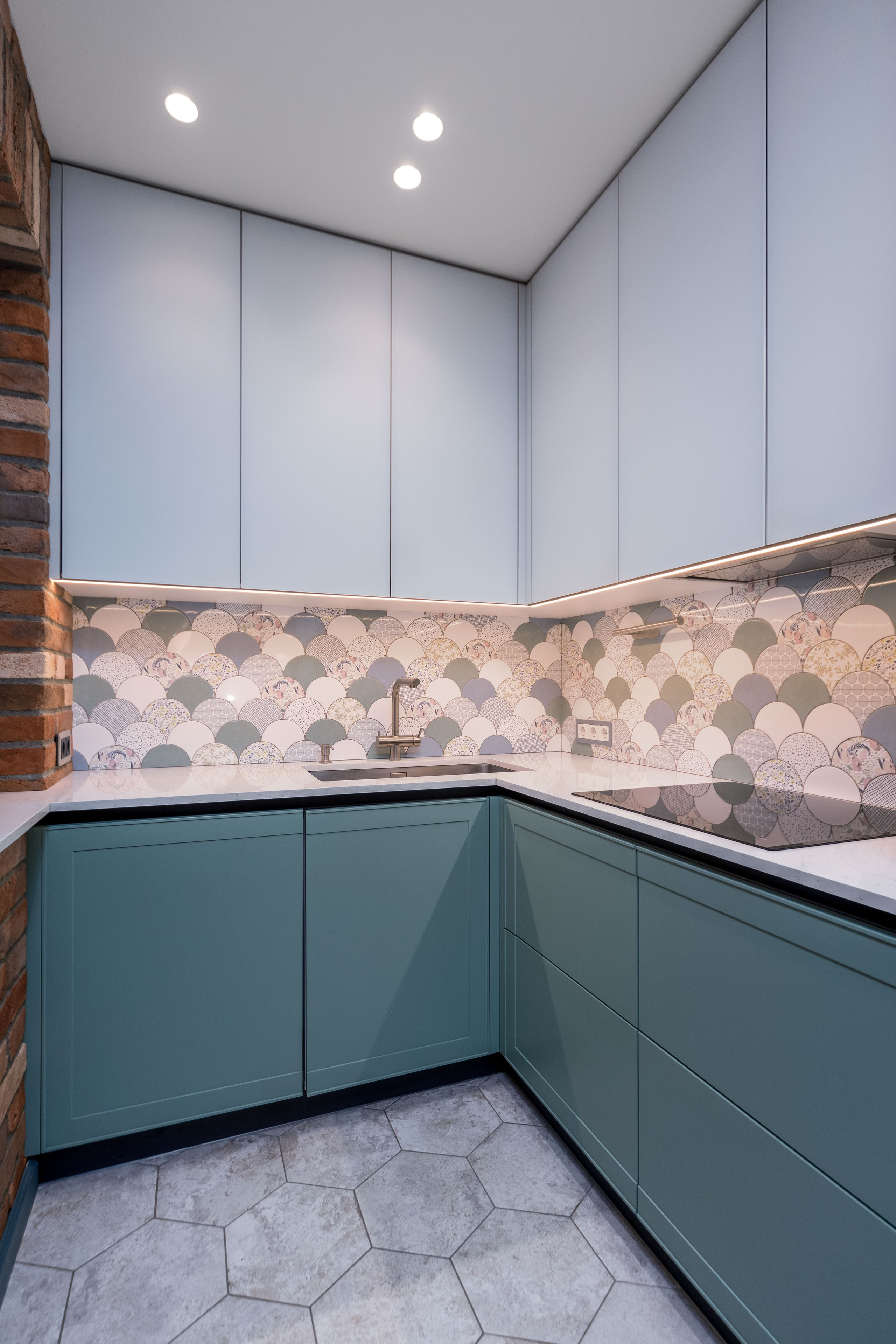 Интерьер кухни в четырехкомнатной квартире в ЖК Мегаполис