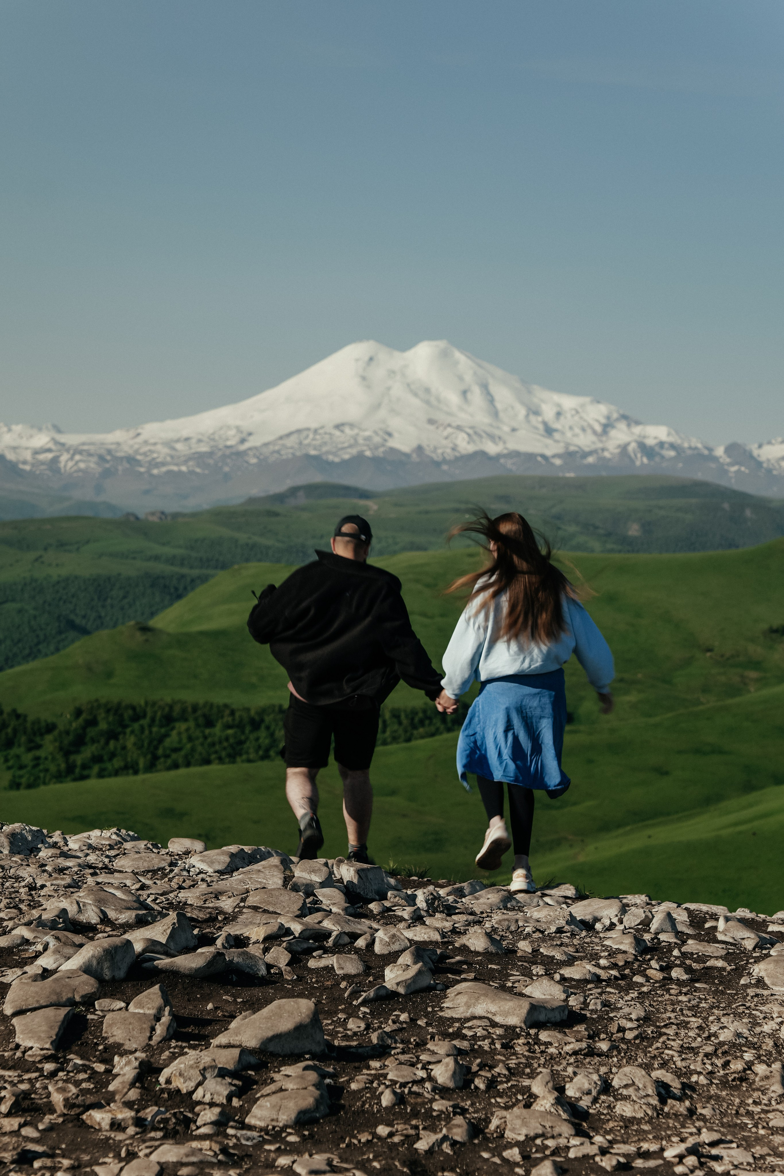 Фотосессии в горах и городах. Видеограф и гид на Кавказе Ксения Перегрин