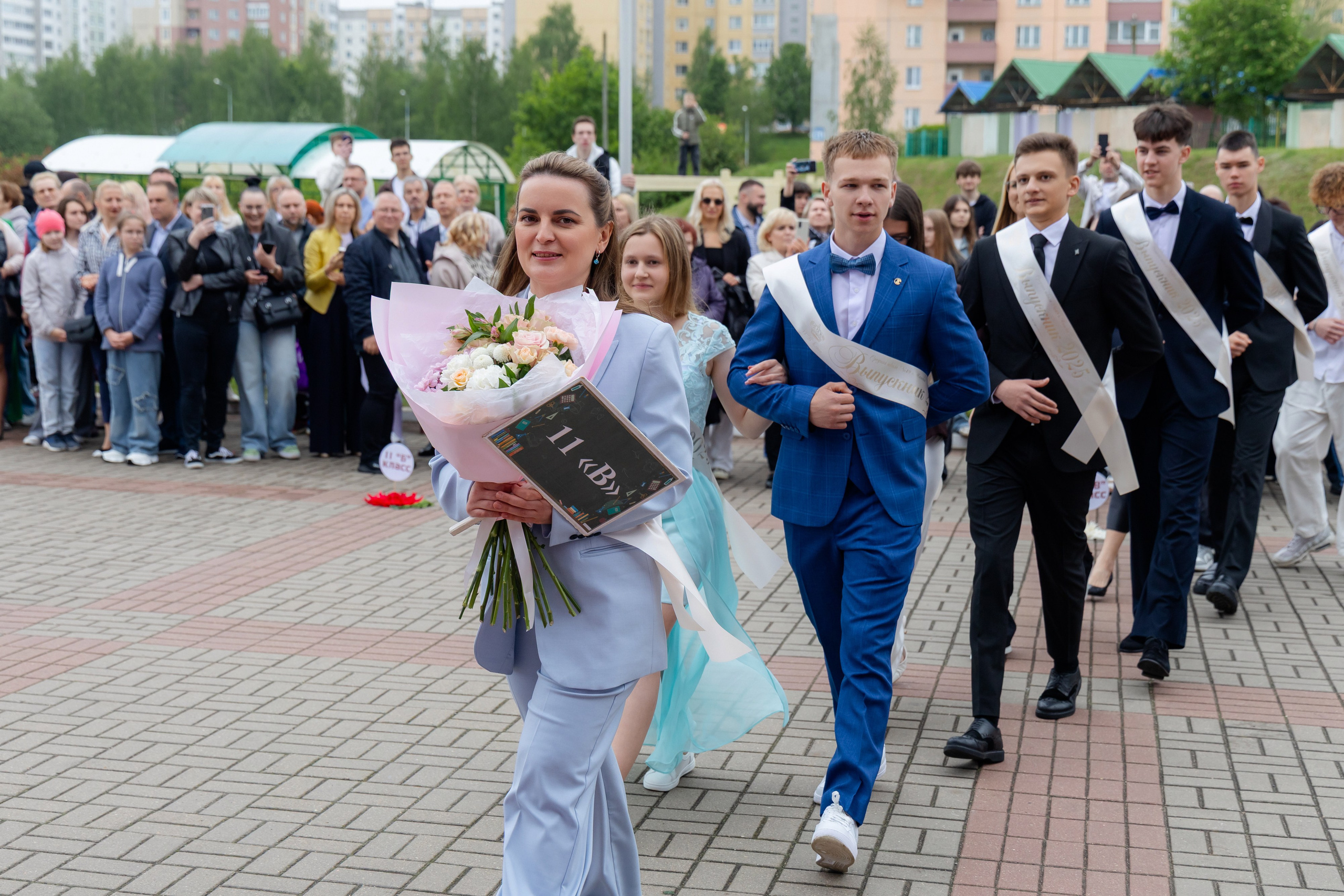 Последний звонок 2025 в Минске. Свадебный фотограф в Минске/Беларуси Сергей Спиридонов