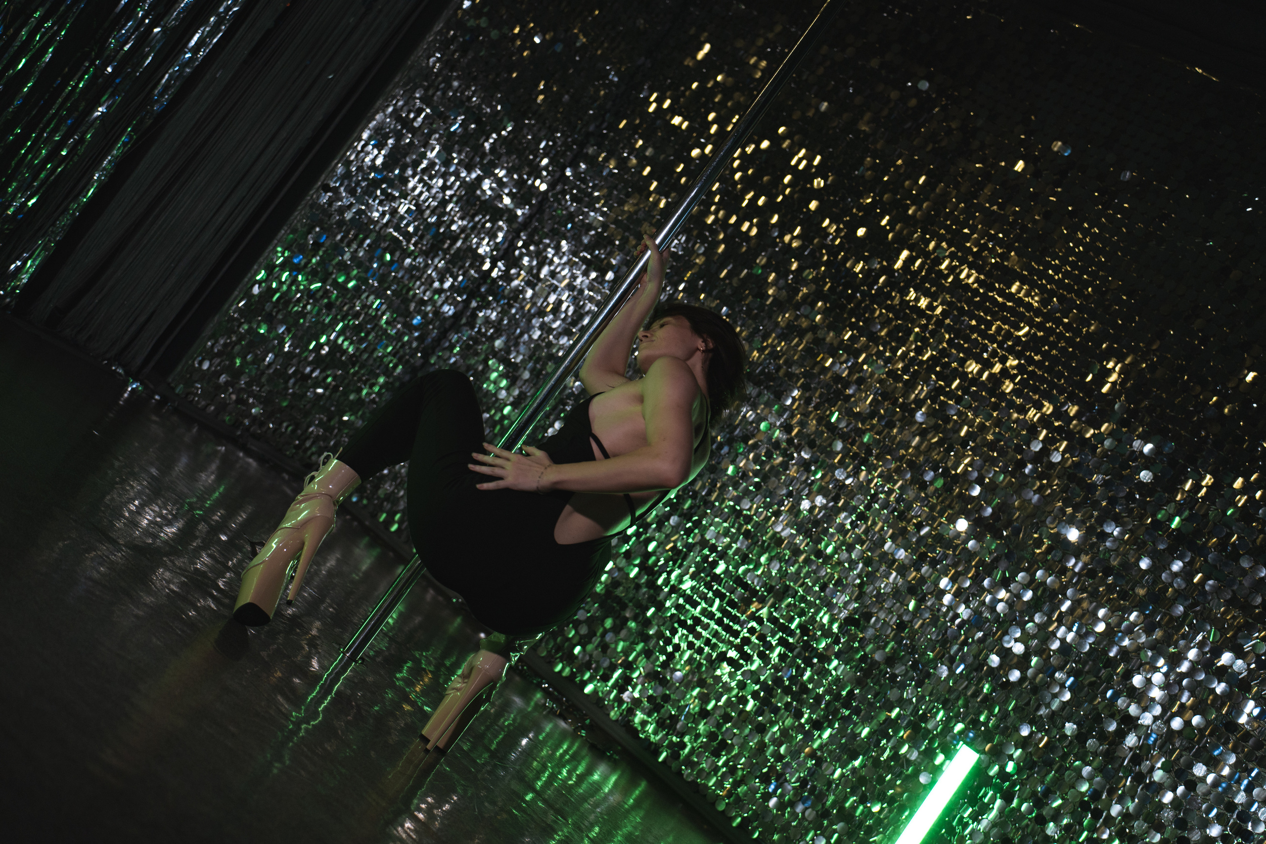 Moon House| стрип пластика. Фотограф, Видеограф Новосибирск