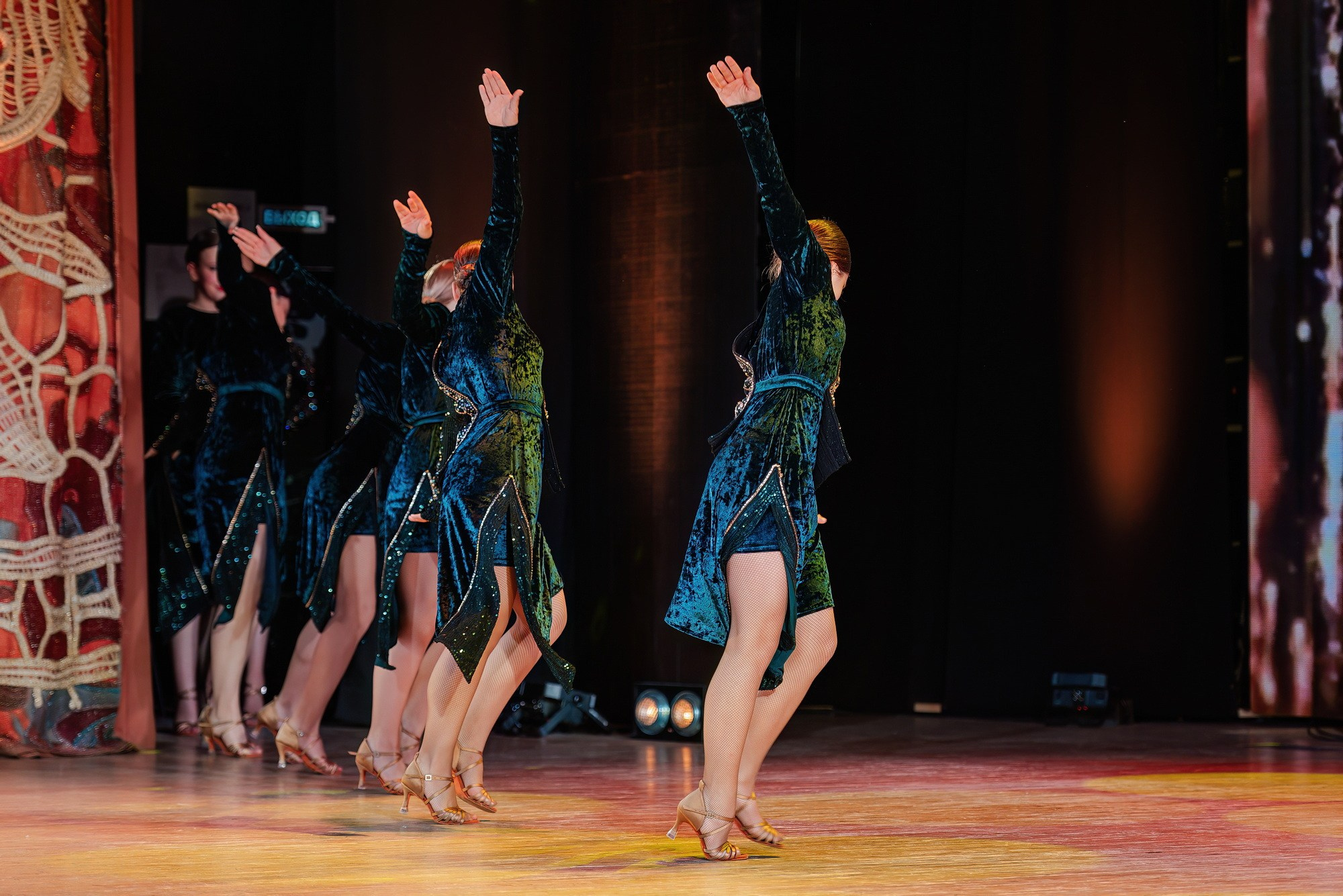 Отчетный концерт Образцового коллектива Алтая театра эстрадной песни «Созвездие». Свадебный и репортажный фотограф Никита Сницарев в Барнауле