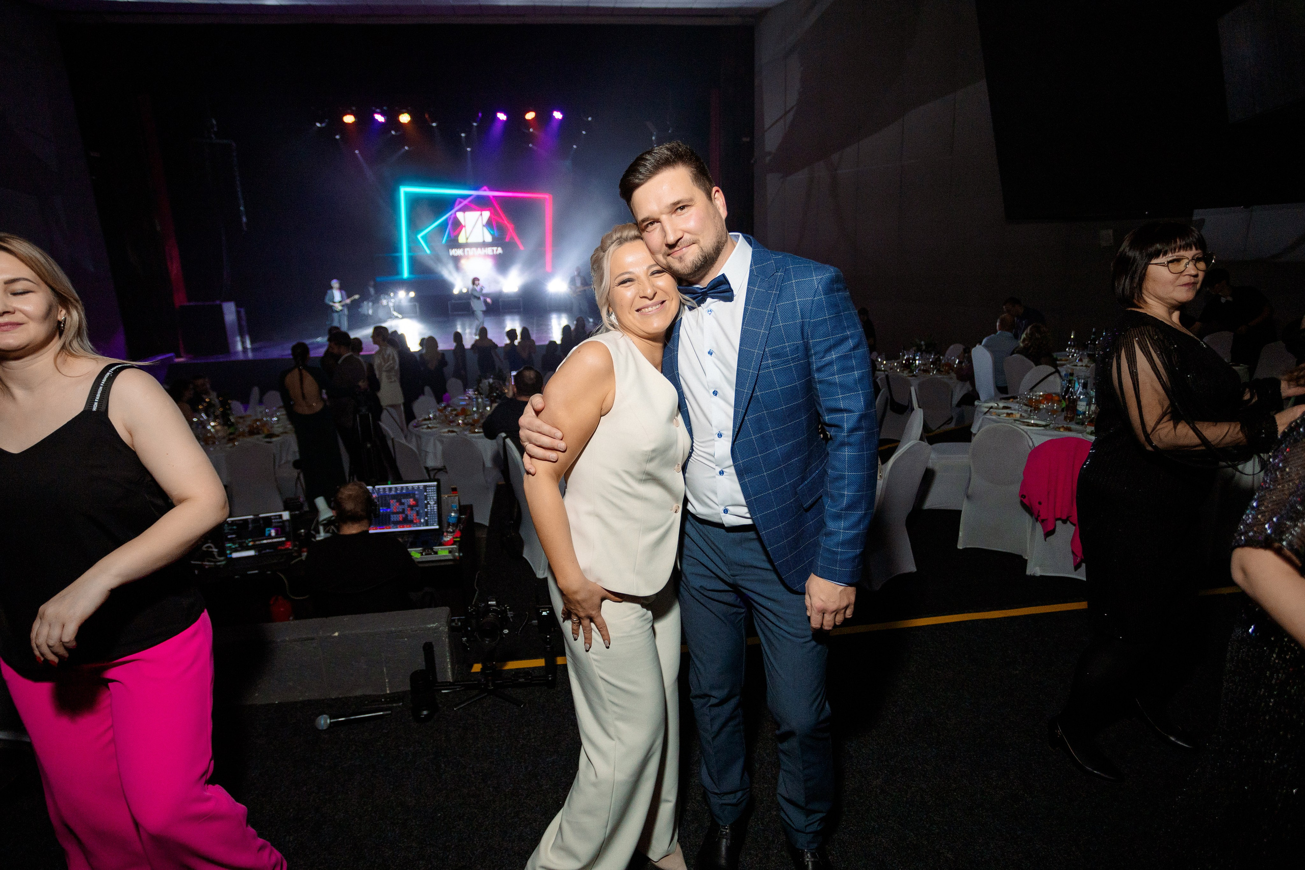 РЕПОРТАЖ: НОВЫЙ ГОД В ДК МЕТАЛЛУРГ. Профессиональный фотограф в Ижевске Леша Петров