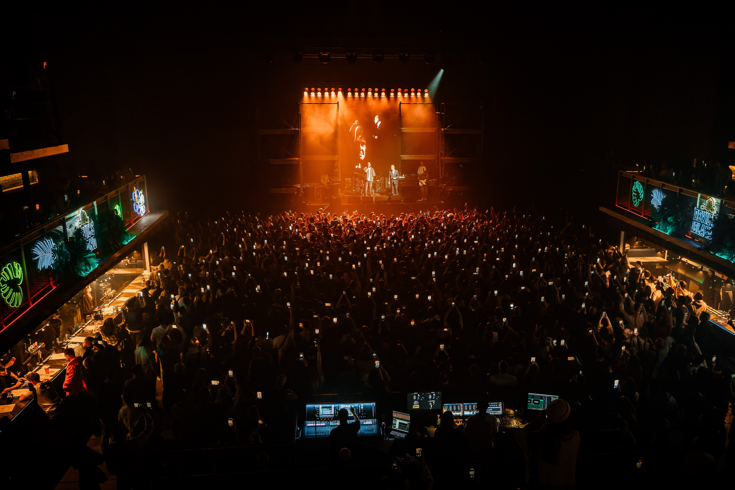 LOC DOG / МОСКВА / 2025. OOPS