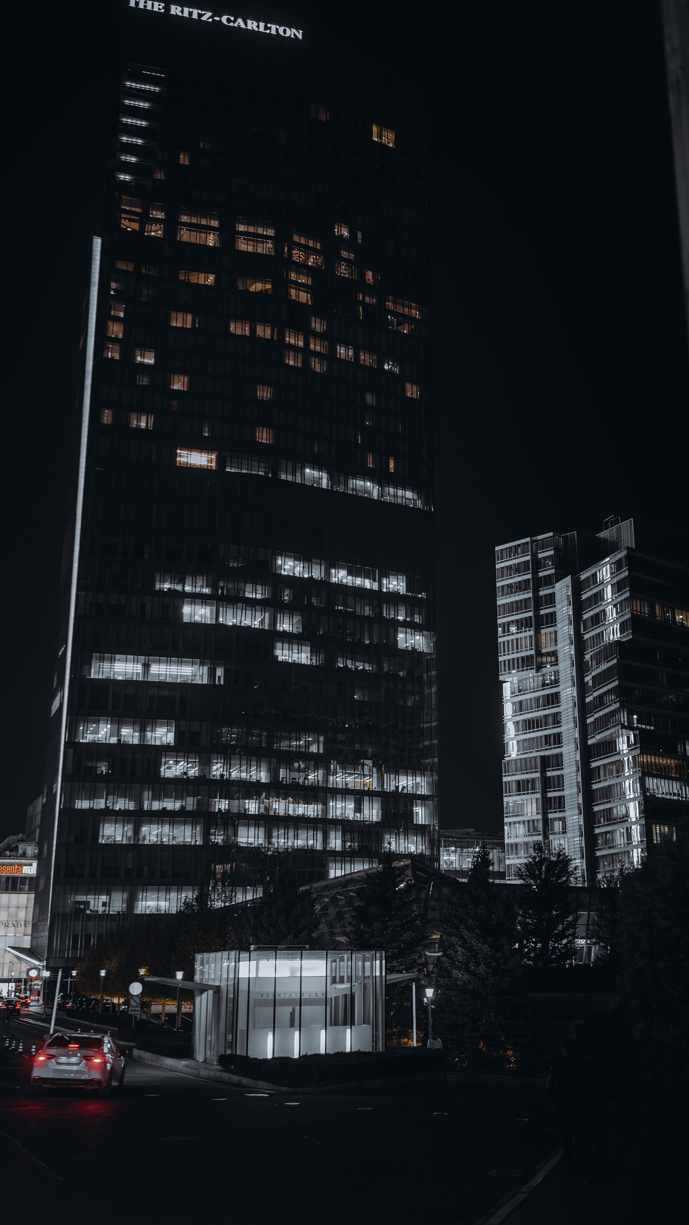 2024 — Night Street. Photographer in Almaty — Alexey Konkov | Reportage, Weddings, Portraits, Love Story