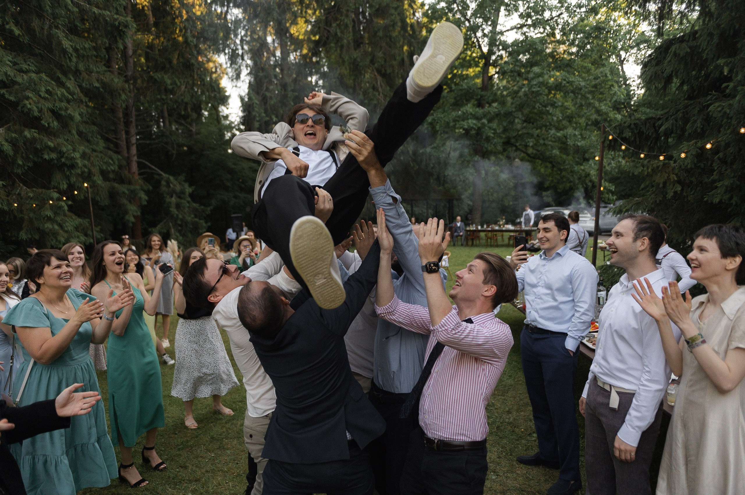 Карим и Ольга вечеринка под открытым небом в «Лесной даче». Афина Ефимова. Свадебный фотограф Москва