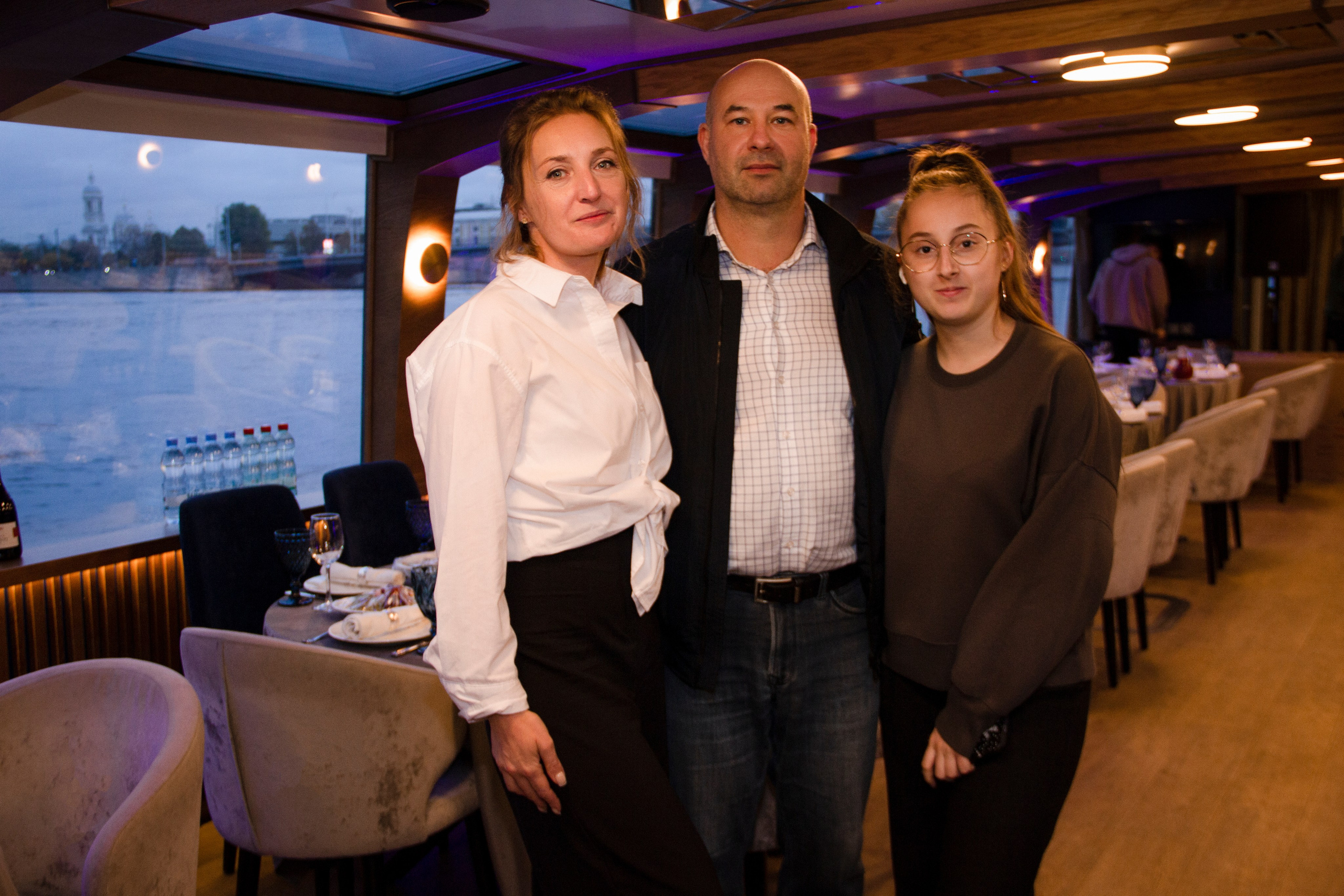 Съемка для сайта аренды катеров в Санкт-Петербурге, подготовка к свадебной прогулке по рекам и каналам. Фотограф в Санкт-Петербурге Смирнова Диана