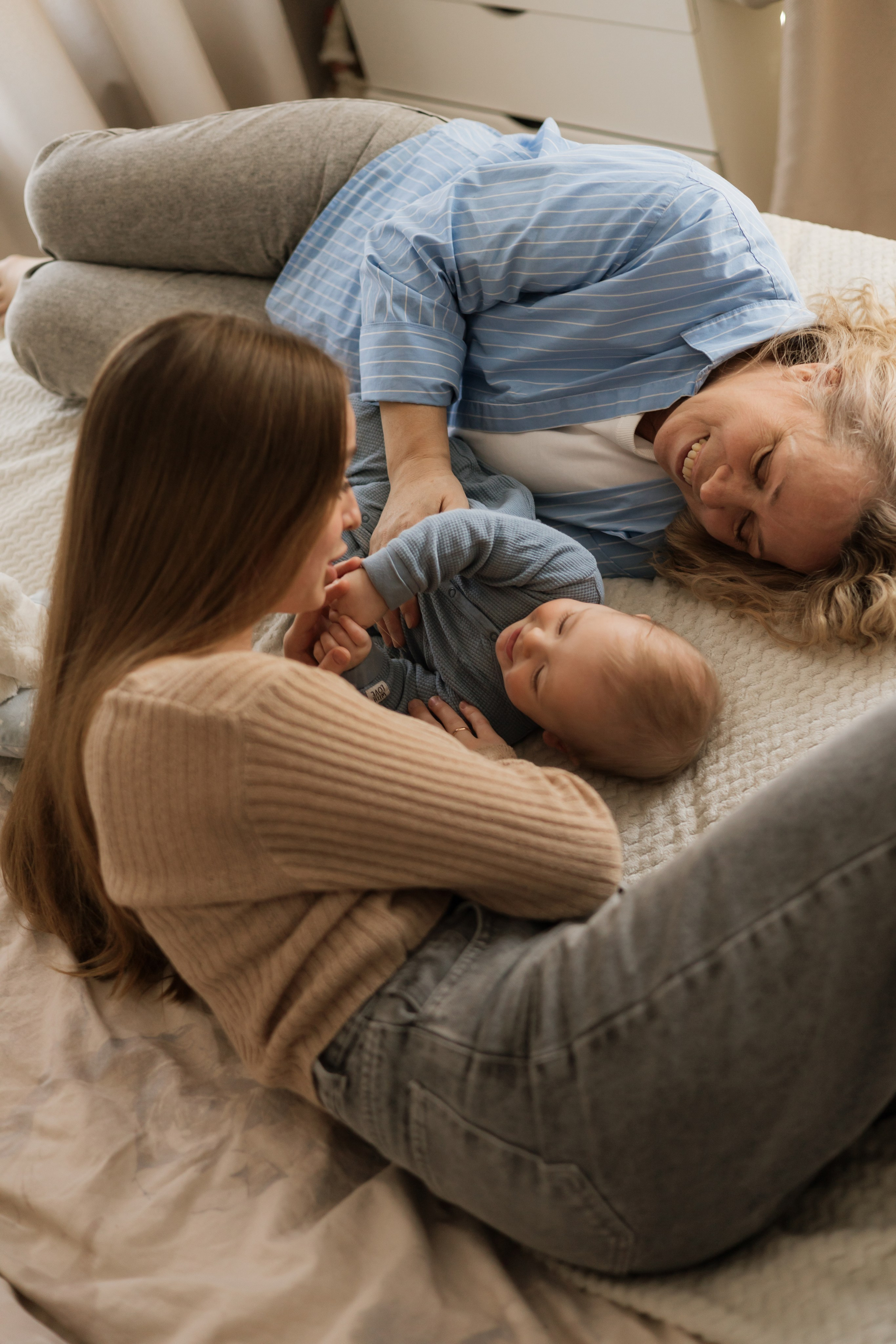 Тимоша с мамой и бабушкой. Фотограф в Кемерово Миллер Анна