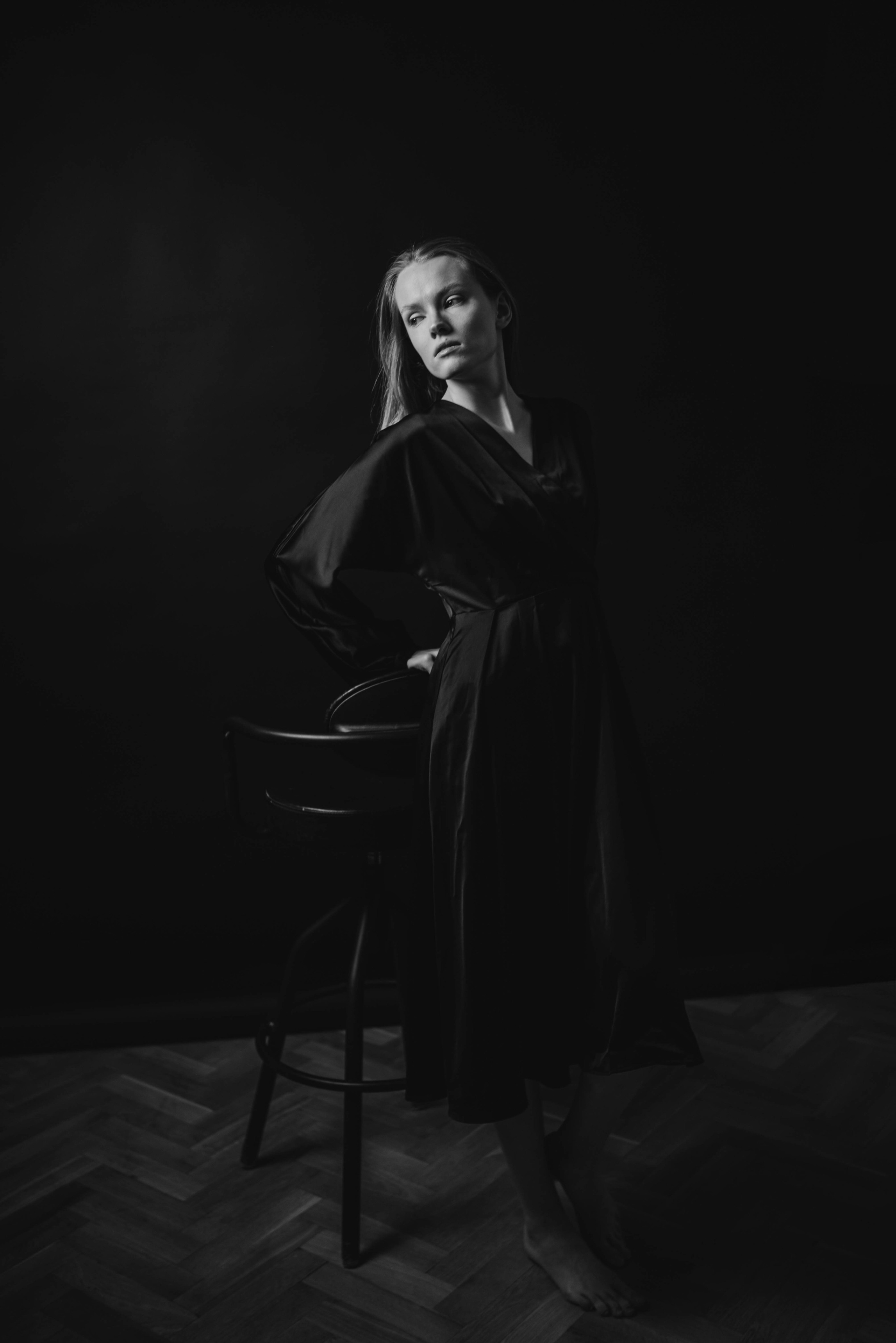 Съемка в темной студии. Портретный и свадебный фотограф в Тбилиси • xeniqo