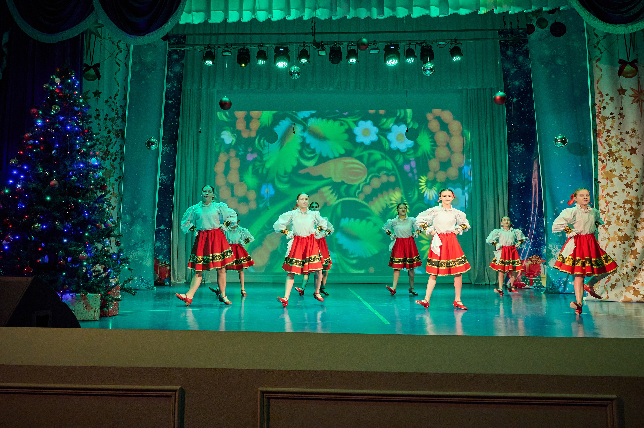 НГ концерт в Марьиной роще. Жизнь курорта Кабардинка в фотографиях