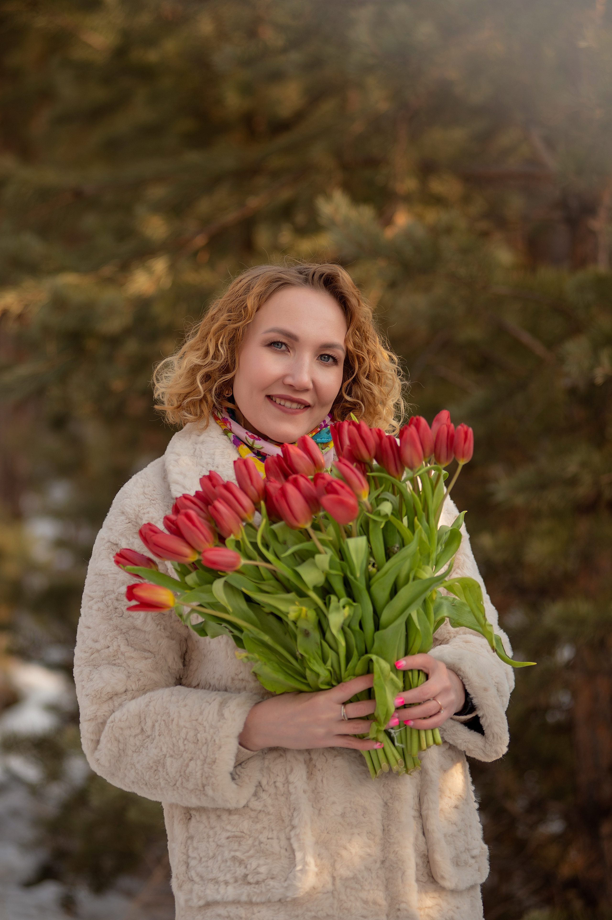 Ира тюльпаны в снегу. Фотограф Виктория Воронина