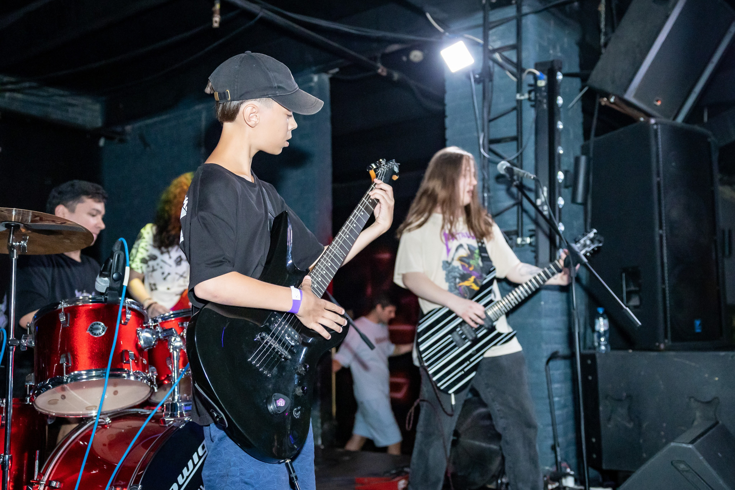 Концерт «Не Школа Барабанов» в Клубе «SOVA». Фотограф Владимир Охрименко