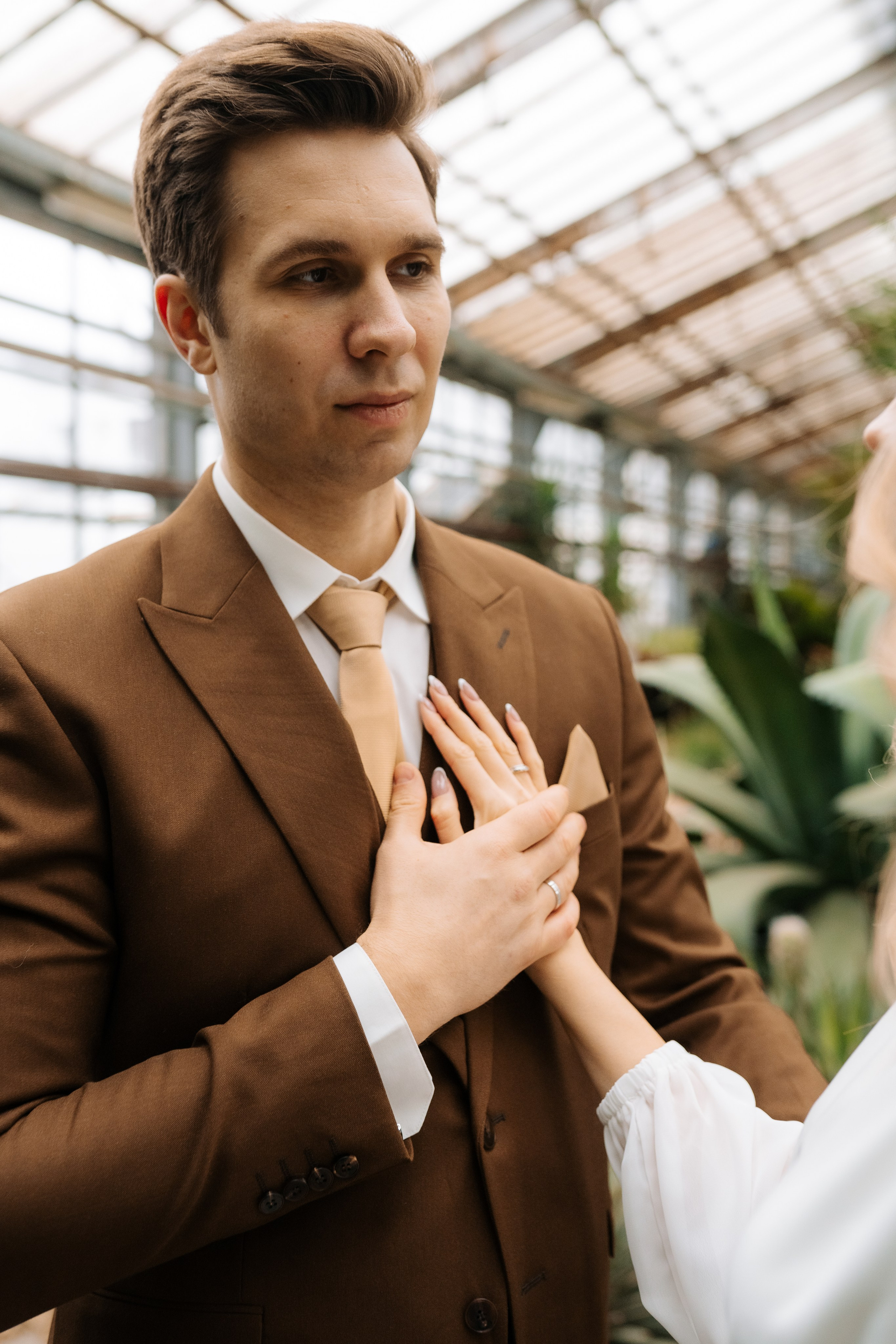 Свадебная фотосессия в оранжерее, Москва. Свадебный фотограф в Москве Анна Полушина